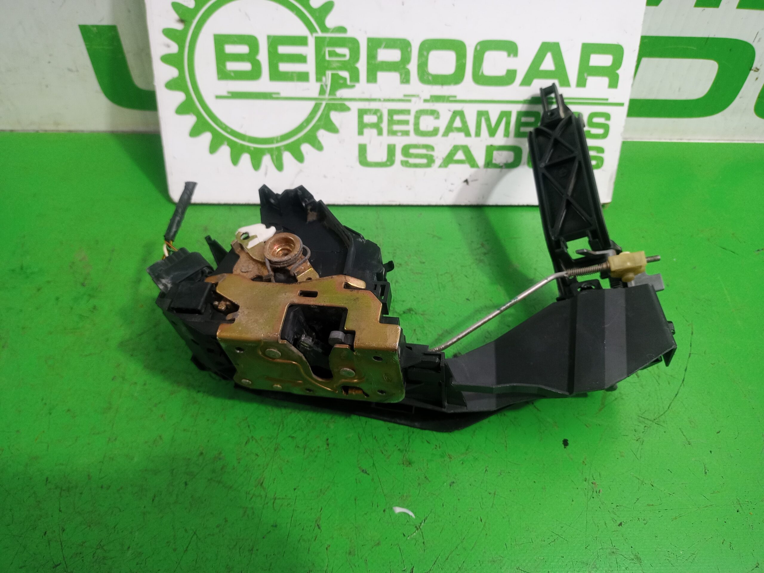 cerradura_puerta_delantera_derecha_2s4aa21812ga_ford_focus_berlina_cak_ambiente