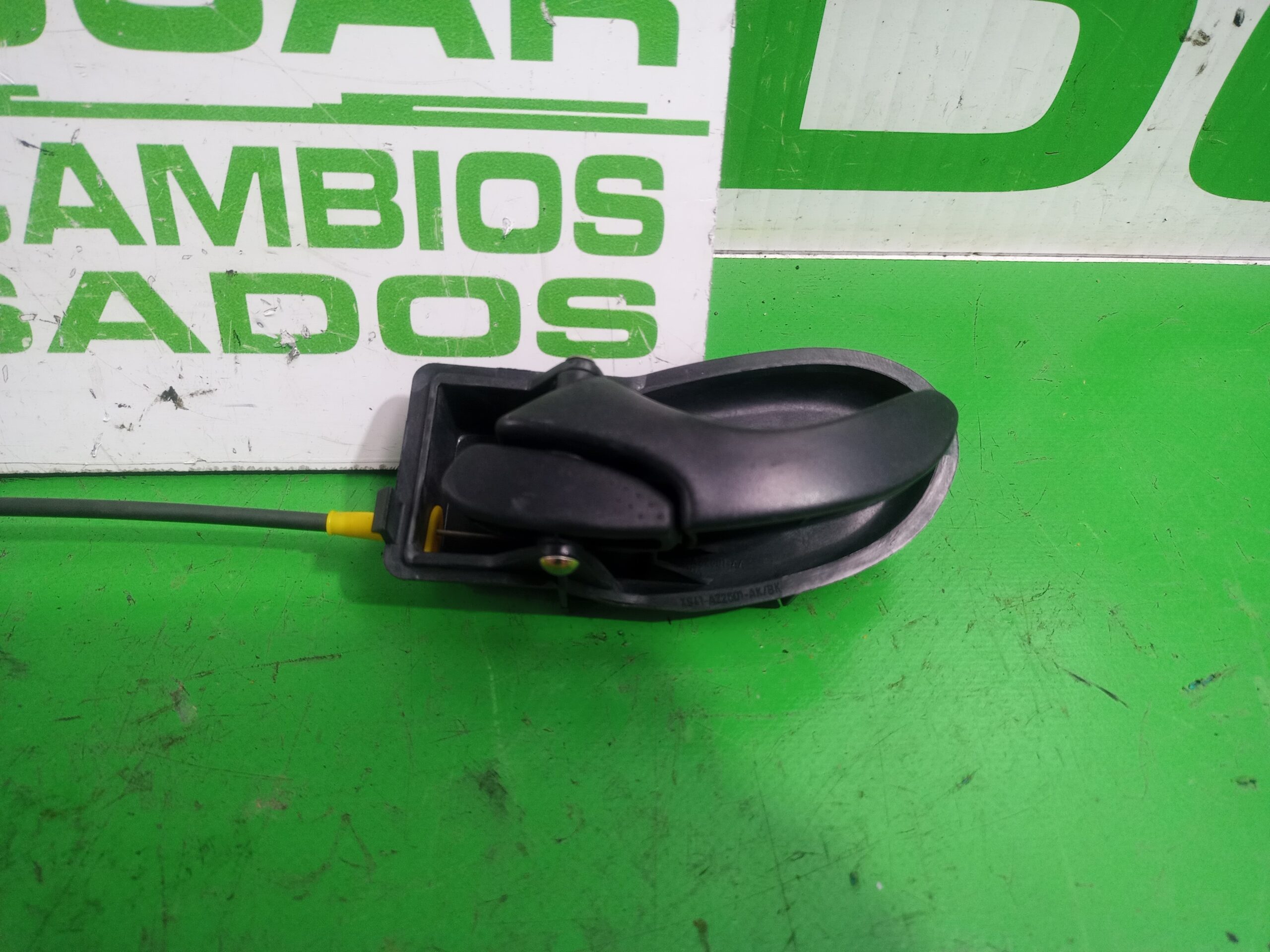 maneta_interior_delantera_izquierda_2m5va22601aa_ford_focus_berlina_cak_ambiente