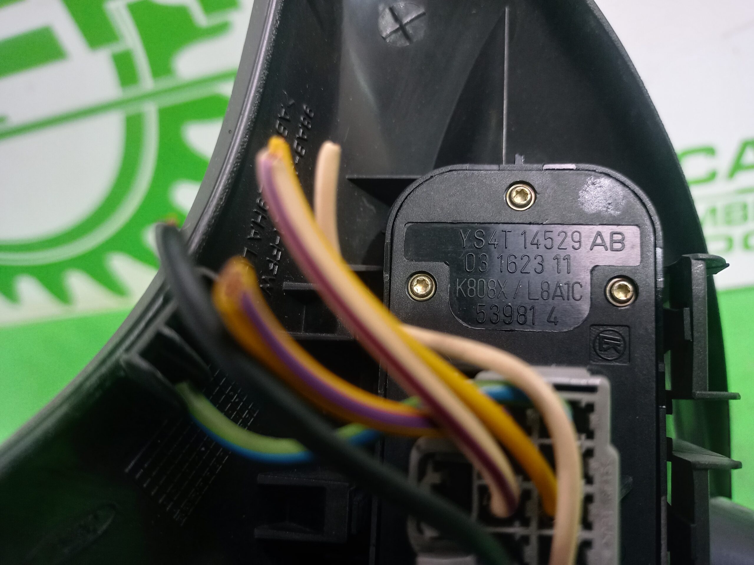 mando_elevalunas_delantero_izquierdo_ys4t14529ab_ford_focus_berlina_cak_ambiente