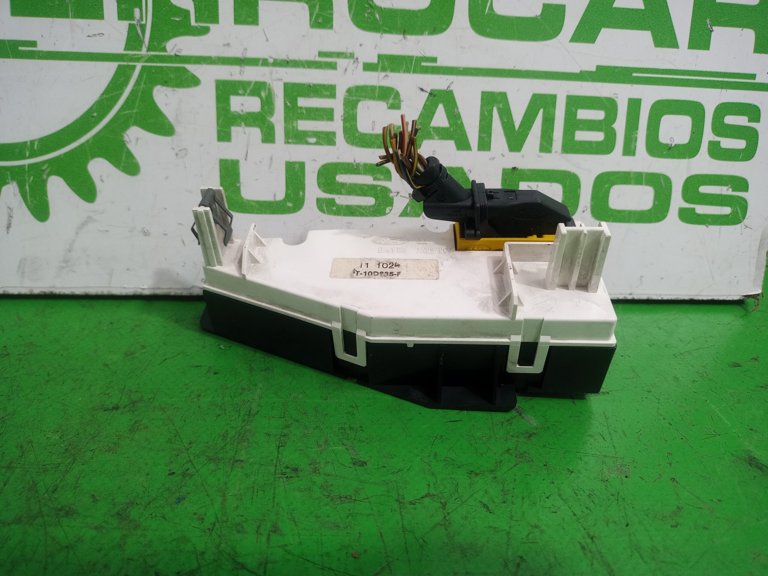 pantalla_multifuncion_2m5t10d885fb_ford_focus_berlina_cak_ambiente