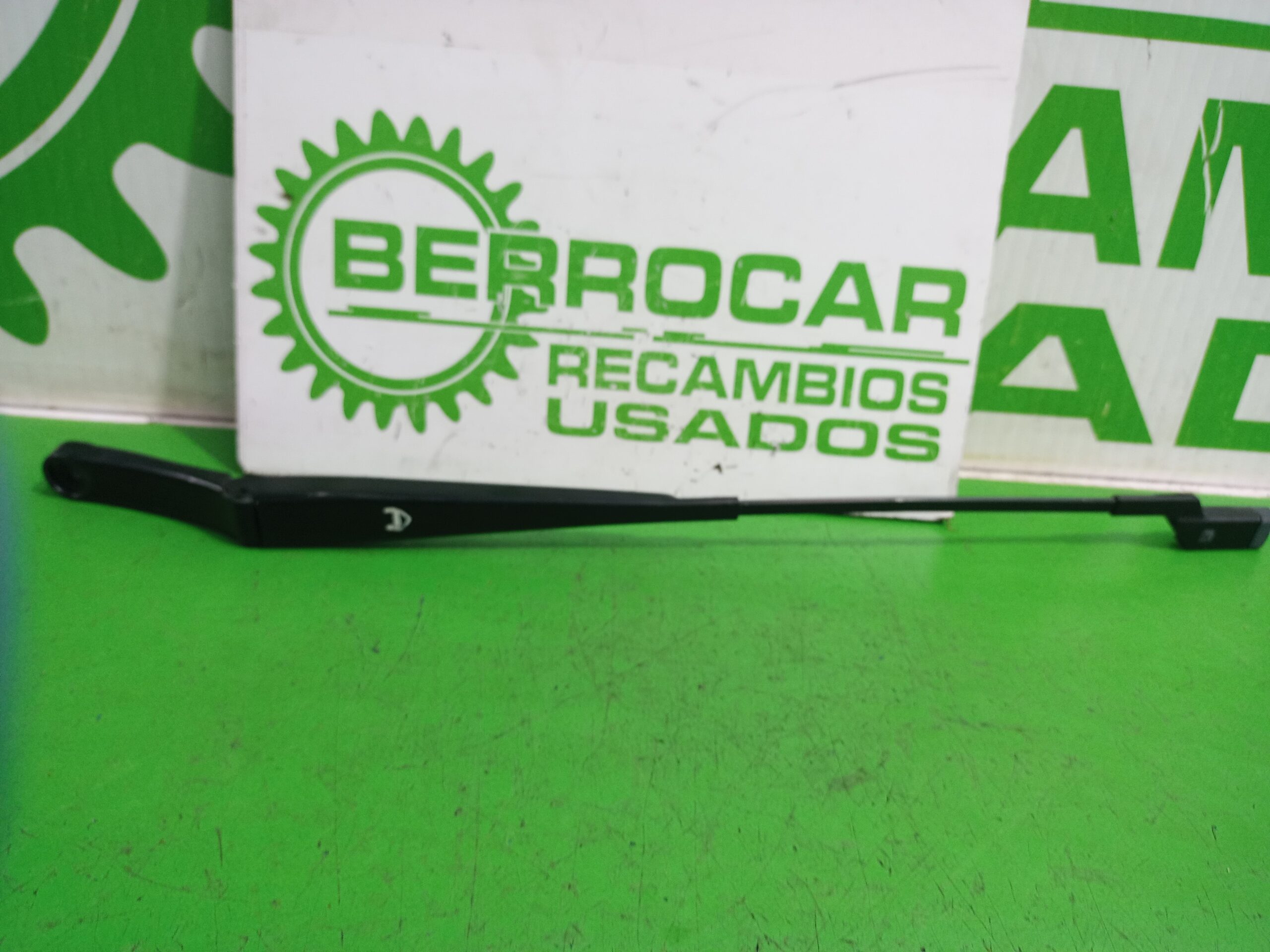 brazo_limpia_delantero_derecho_3c1955410b_volkswagen_passat_berlina_3c2_2_0_tdi