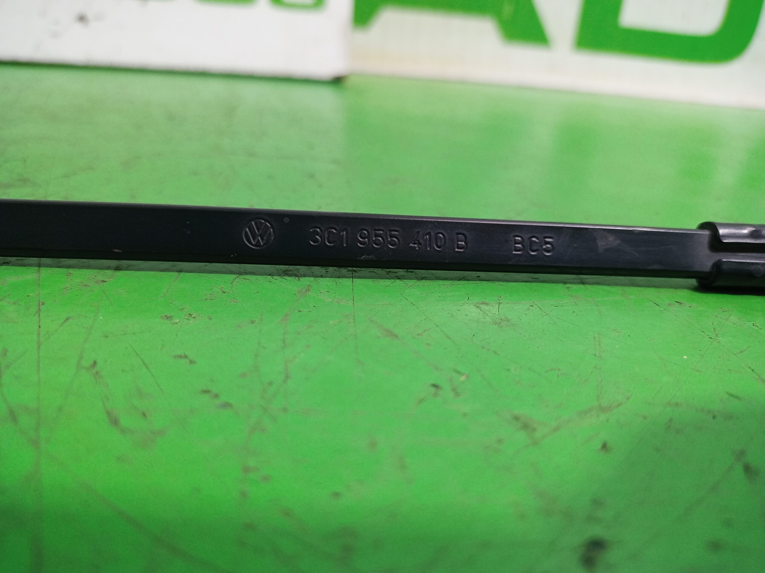 brazo_limpia_delantero_derecho_3c1955410b_volkswagen_passat_berlina_3c2_2_0_tdi