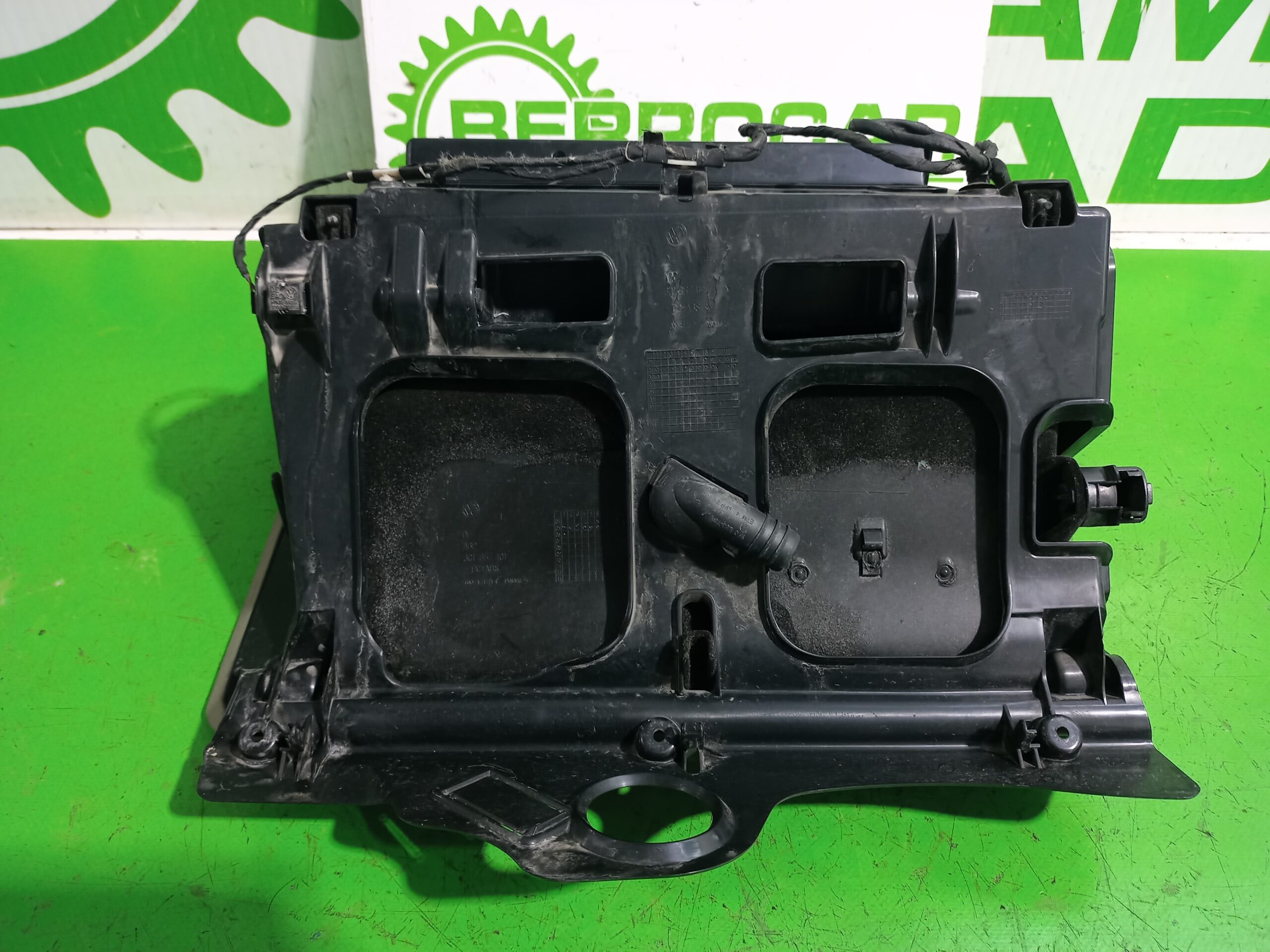 guantera_3c1857114_volkswagen_passat_berlina_3c2_2_0_tdi