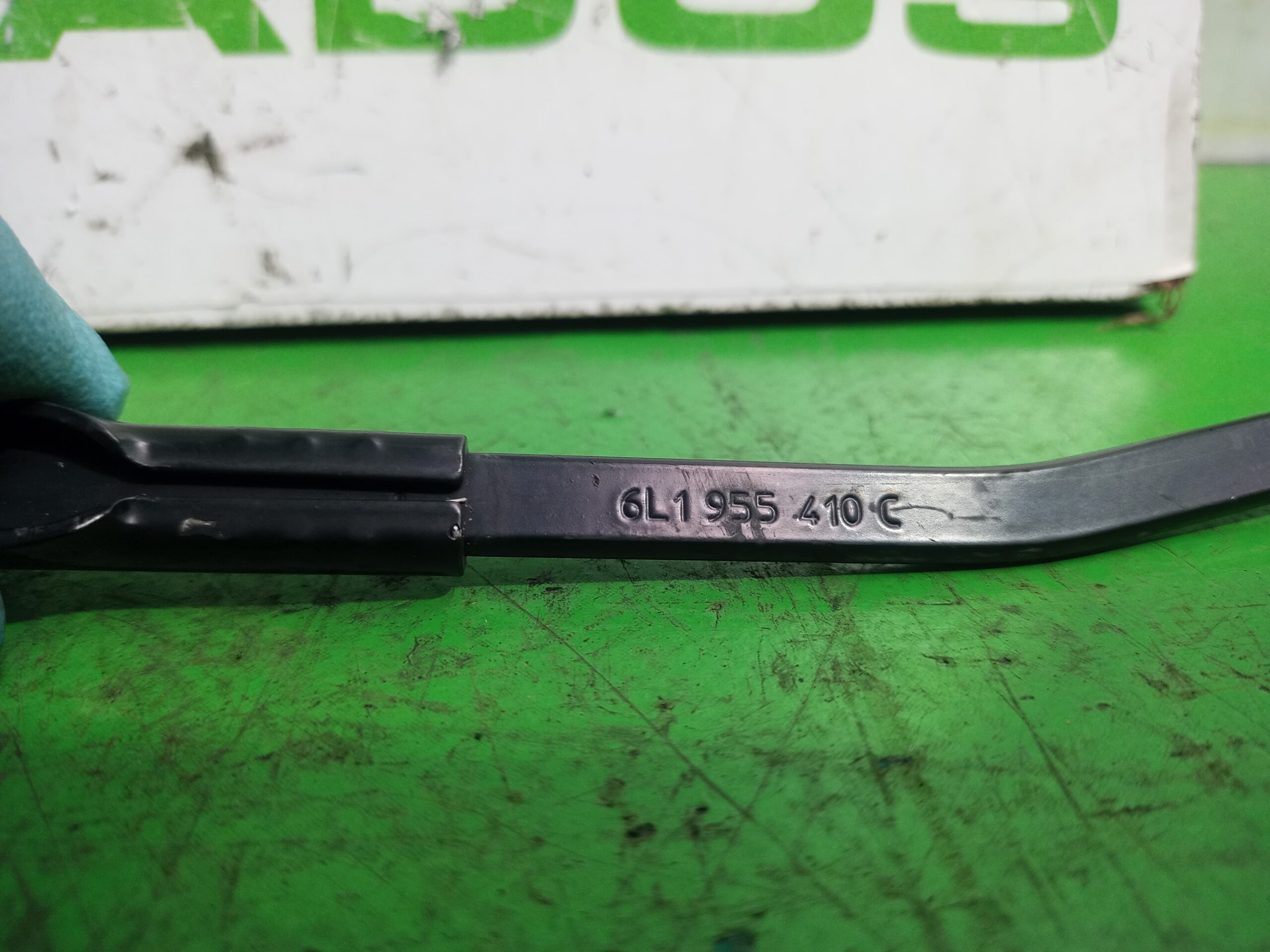 brazo_limpia_delantero_derecho_6l1955410c_seat_ibiza_6l1_1_9_sdi