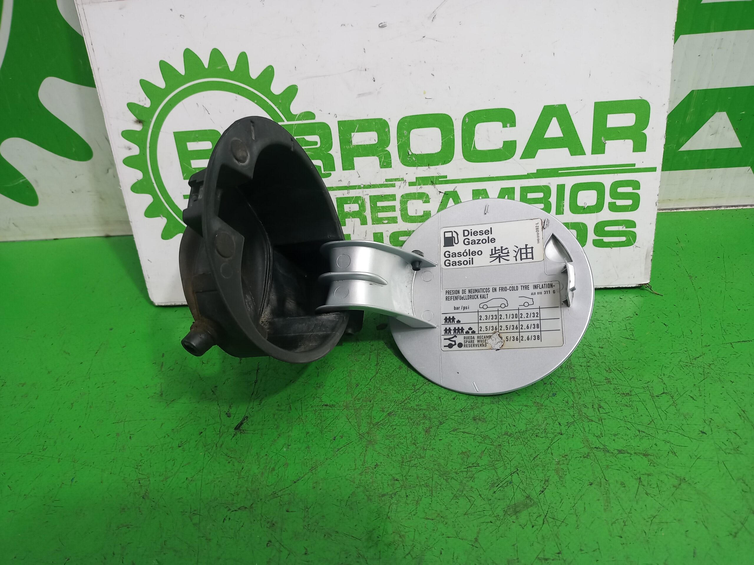 tapa_exterior_combustible_6l6809905g_seat_ibiza_6l1_1_9_sdi