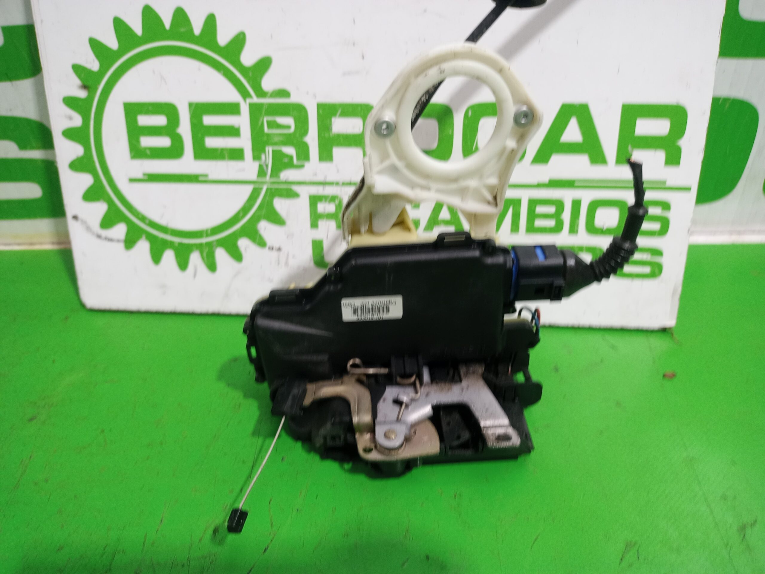 cerradura_puerta_delantera_derecha_3b1837016bq_seat_ibiza_6l1_1_9_sdi