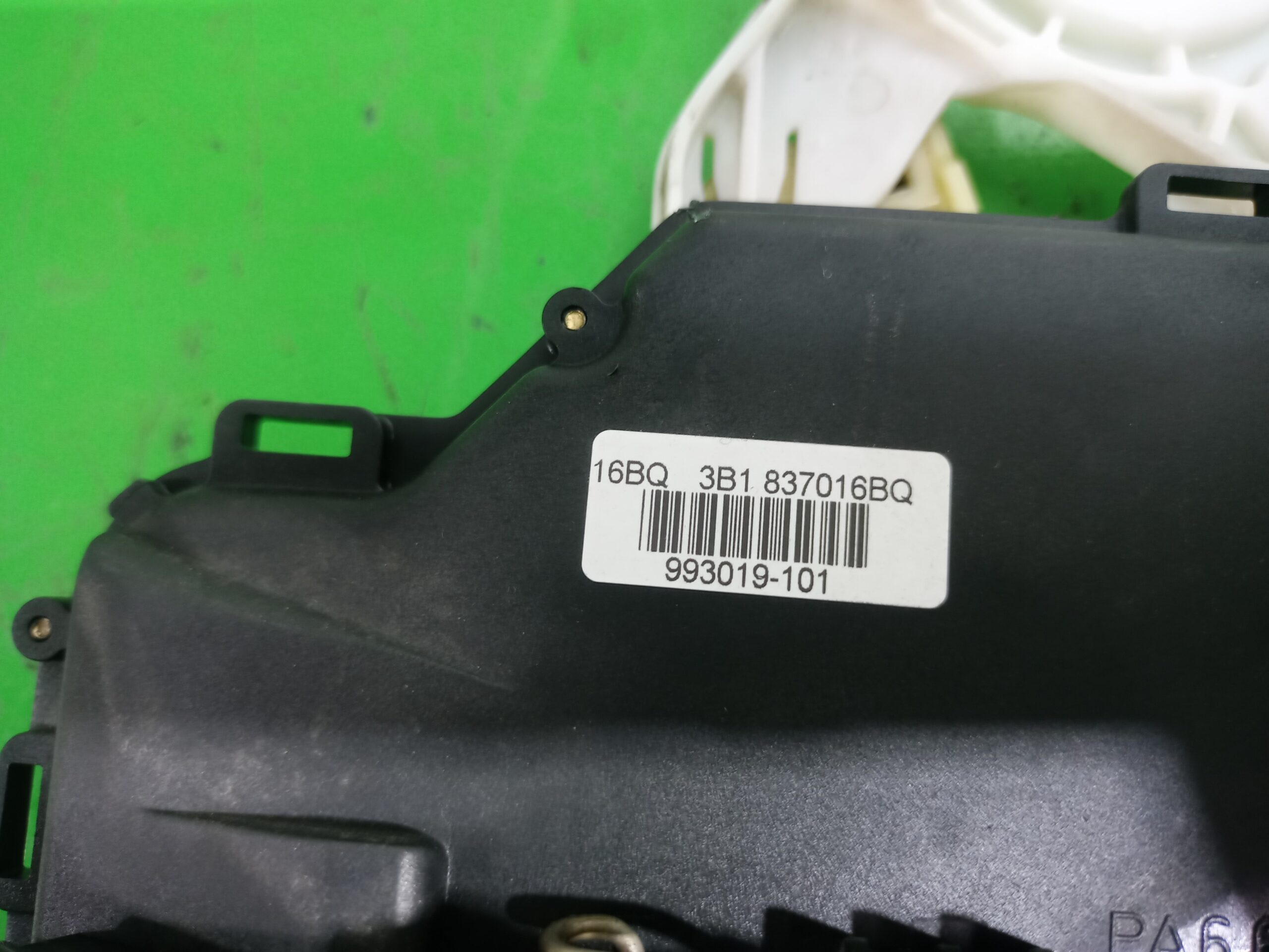 cerradura_puerta_delantera_derecha_3b1837016bq_seat_ibiza_6l1_1_9_sdi