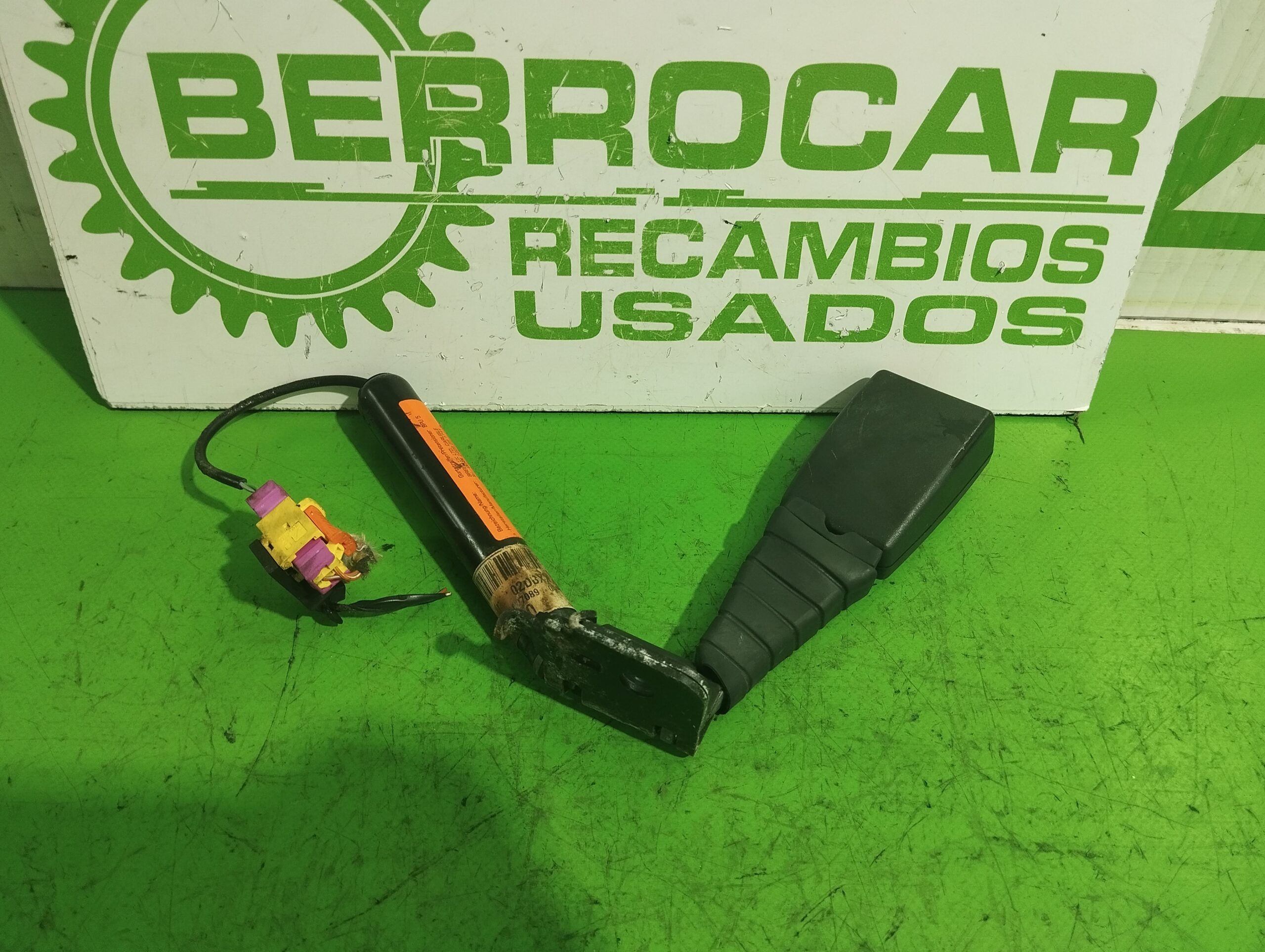 enganche_cinturon_trasero_derecho_24463290f_opel_vectra_c_berlina_essentia