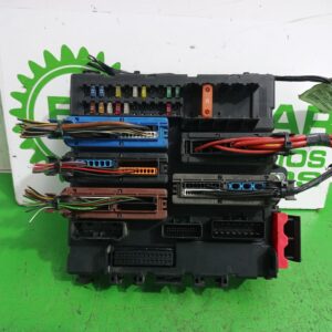 caja_reles_fusibles_13112912_opel_vectra_c_berlina_essentia