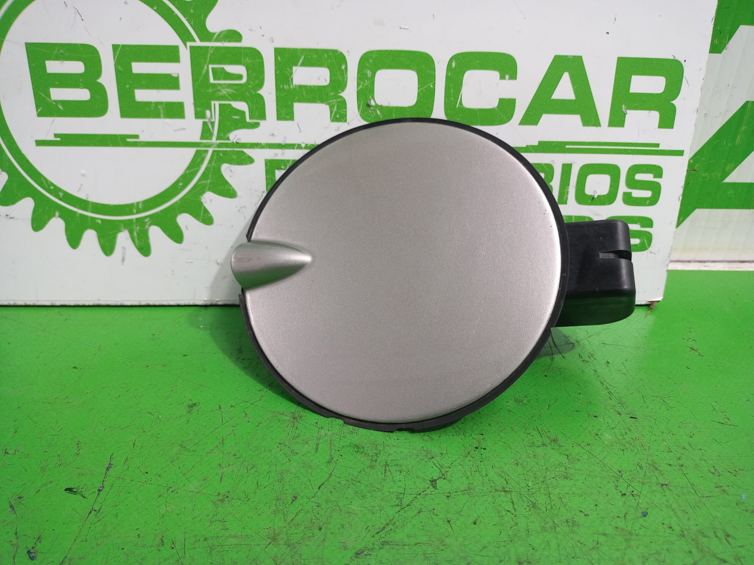 tapa_exterior_combustible_341869019_opel_vectra_c_berlina_essentia