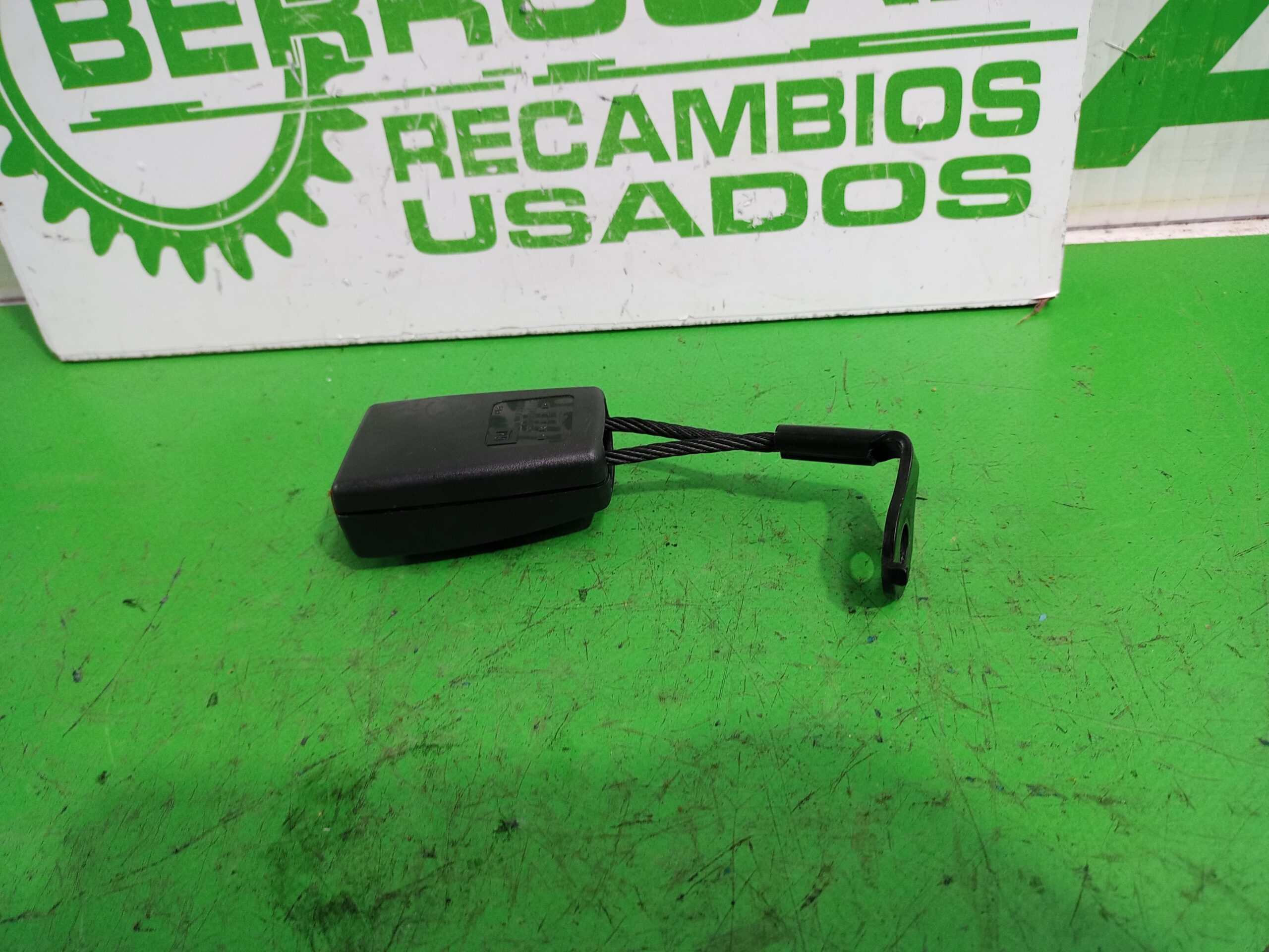 enganche_cinturon_trasero_central_24465998f_opel_vectra_c_berlina_essentia