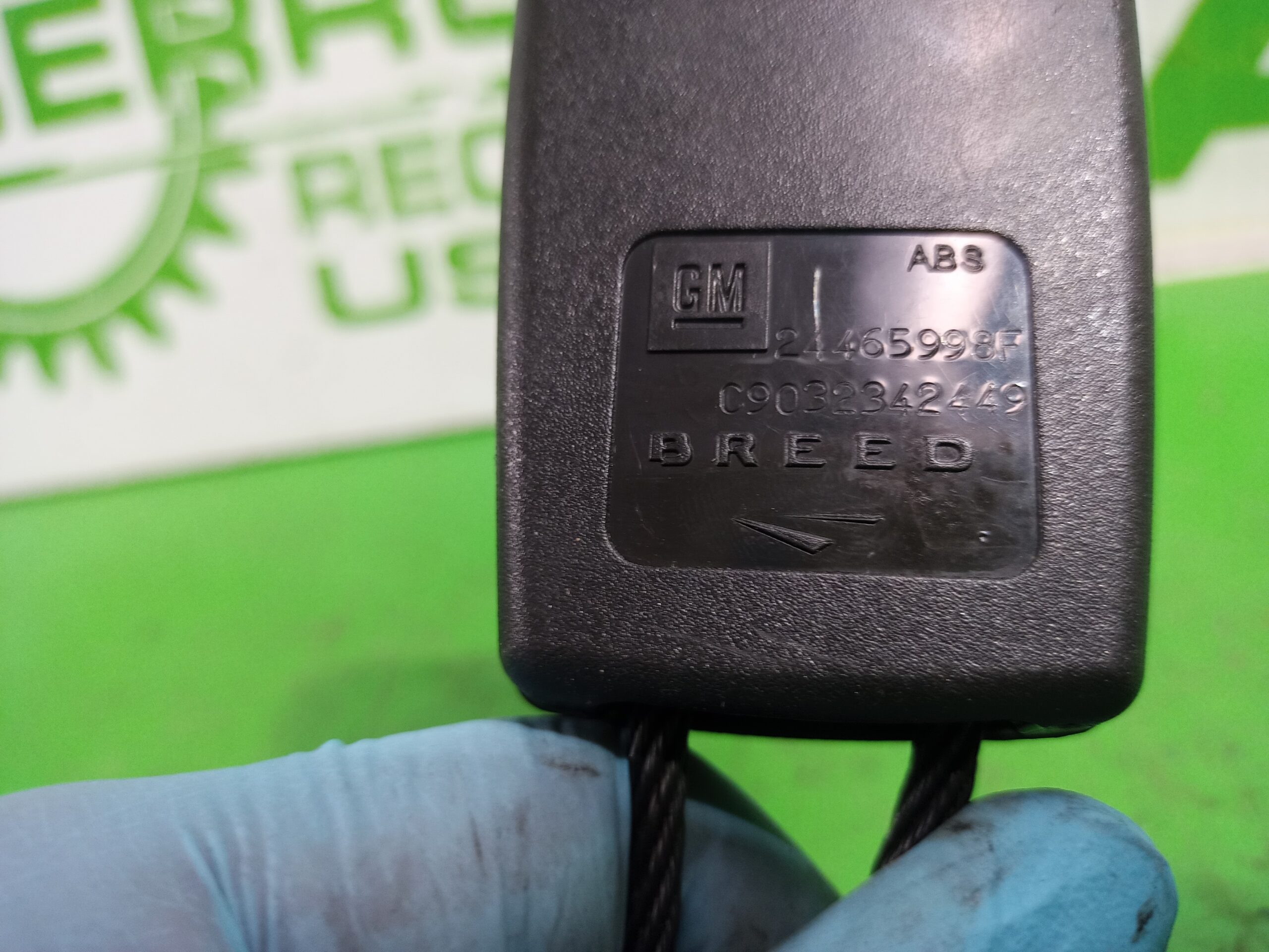 enganche_cinturon_trasero_central_24465998f_opel_vectra_c_berlina_essentia