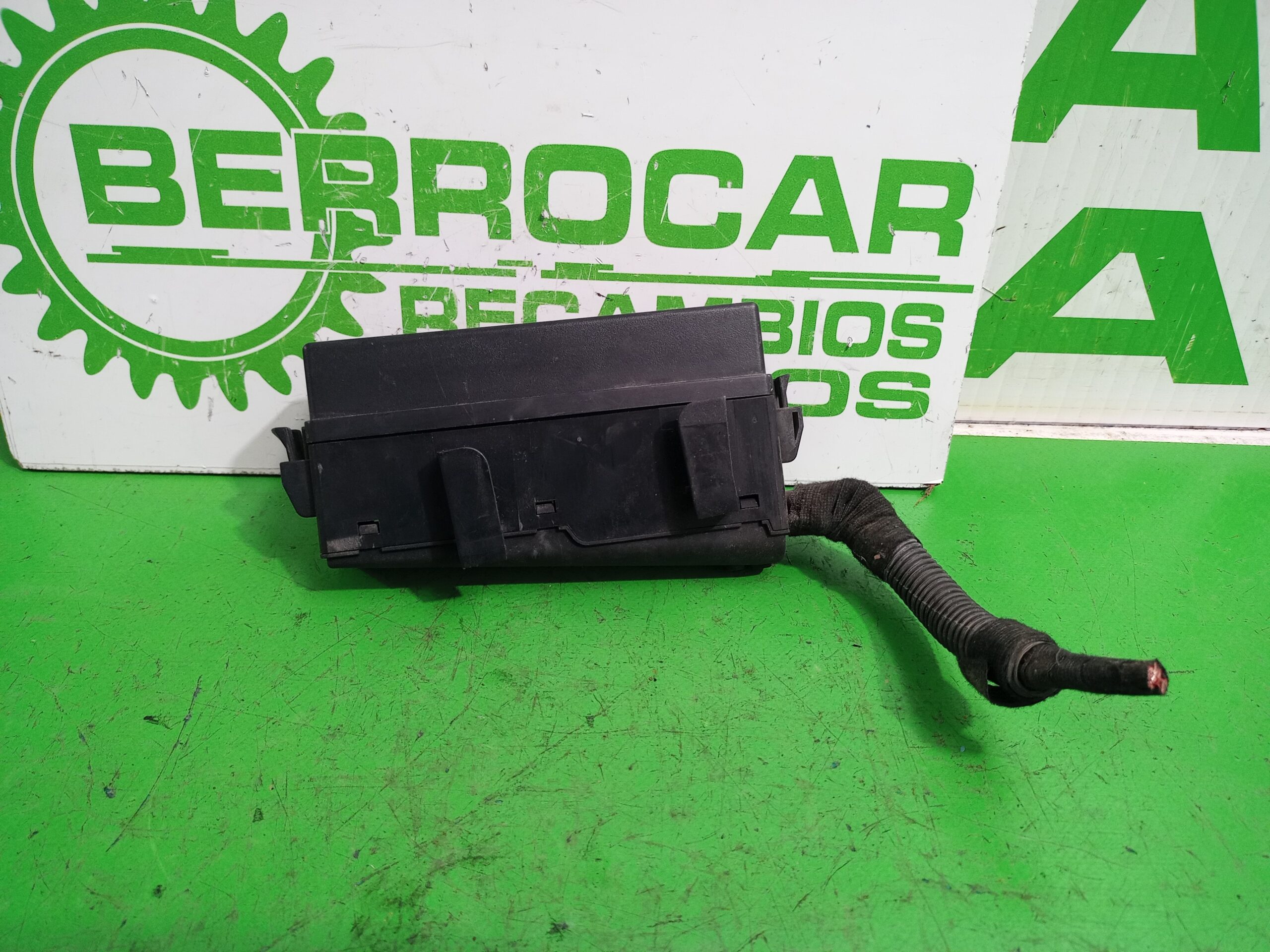 caja_reles_fusibles_zf231_opel_vectra_c_berlina_essentia