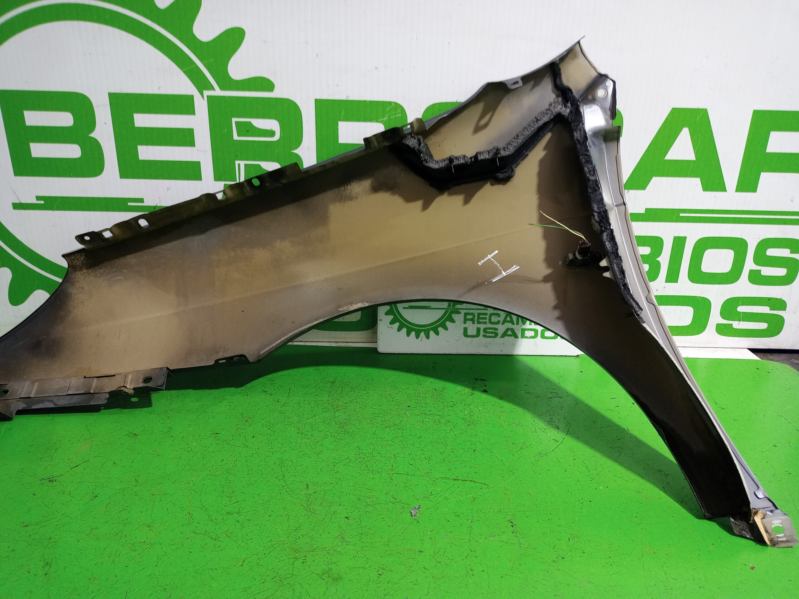 aleta_delantera_izquierda_7840q2_citr_n_c5_break_2_0_hdi