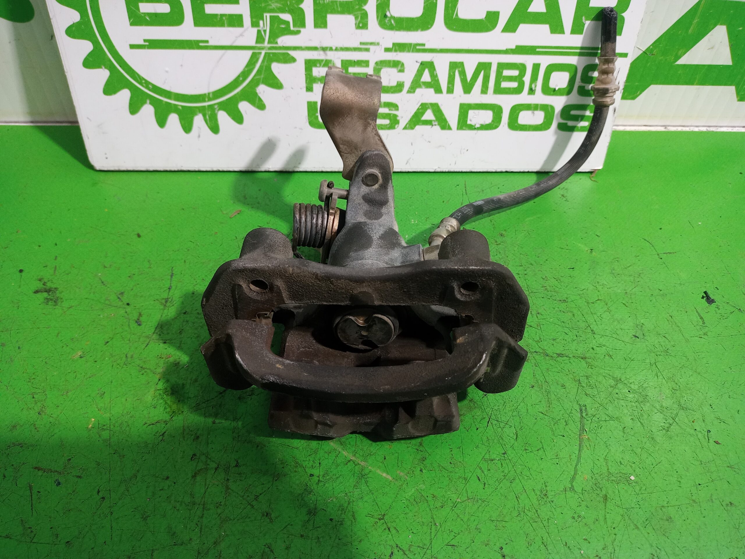 pinza_de_freno_trasera_izquierda_ga5r_33_71x_mazda_626_berlina_gf_2_0_16v_cat