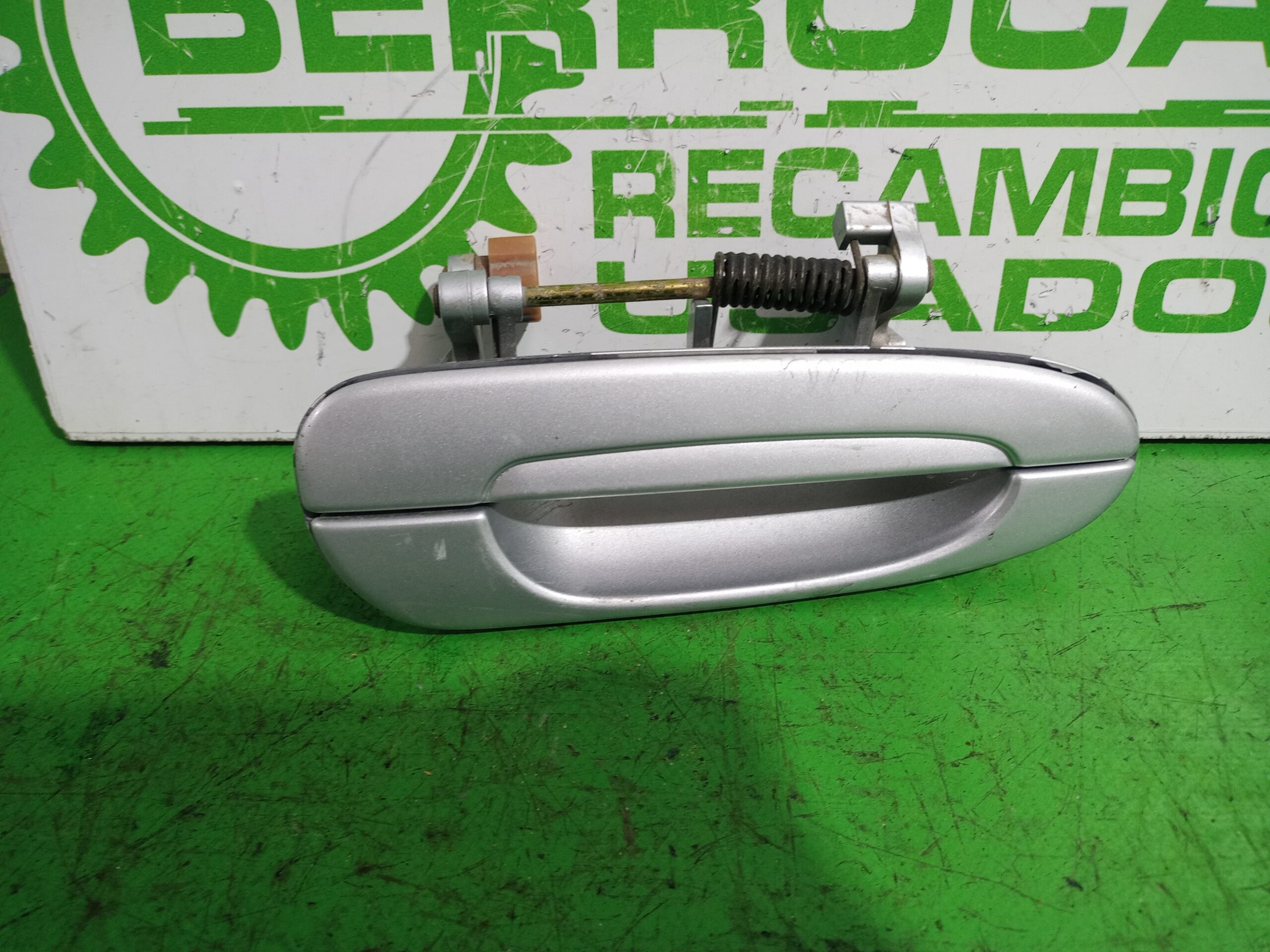 maneta_exterior_trasera_derecha_ga7b_72_410c_92_mazda_626_berlina_gf_2_0_16v_cat