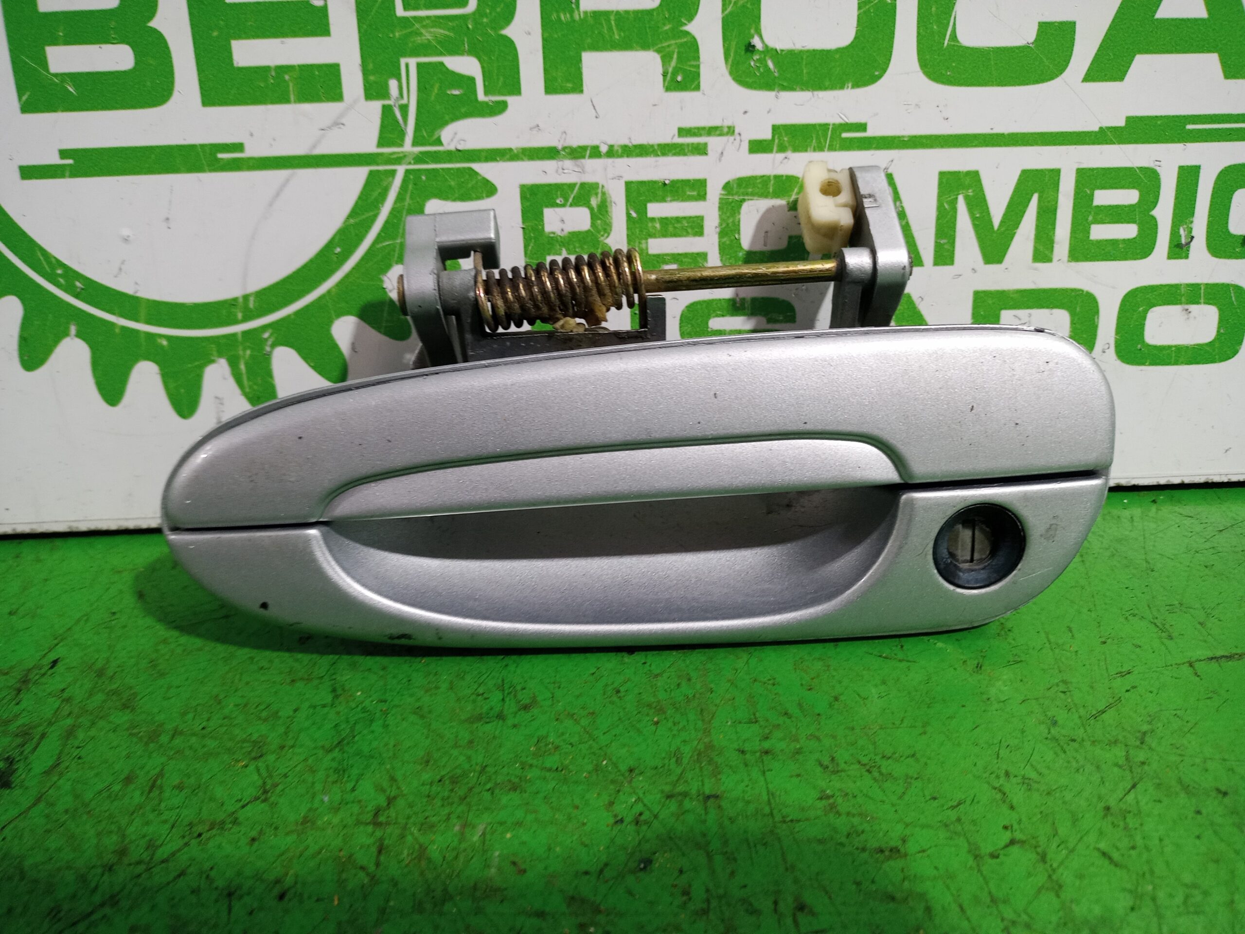 maneta_exterior_delantera_izquierda_ge4t_59_410a_92_mazda_626_berlina_gf_2_0_16v_cat