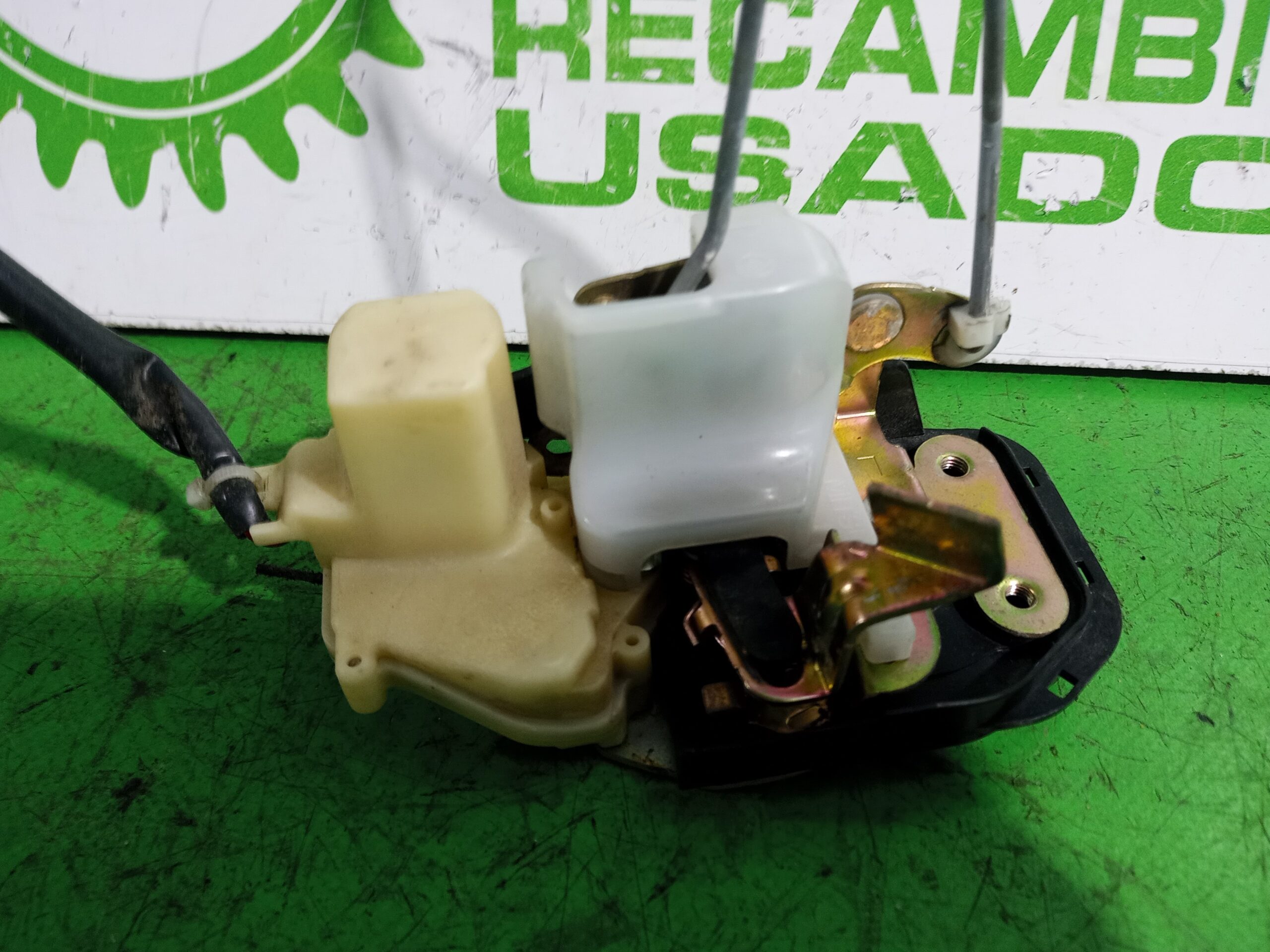 cerradura_puerta_trasera_izquierda_ge6v_73_310b_mazda_626_berlina_gf_2_0_16v_cat