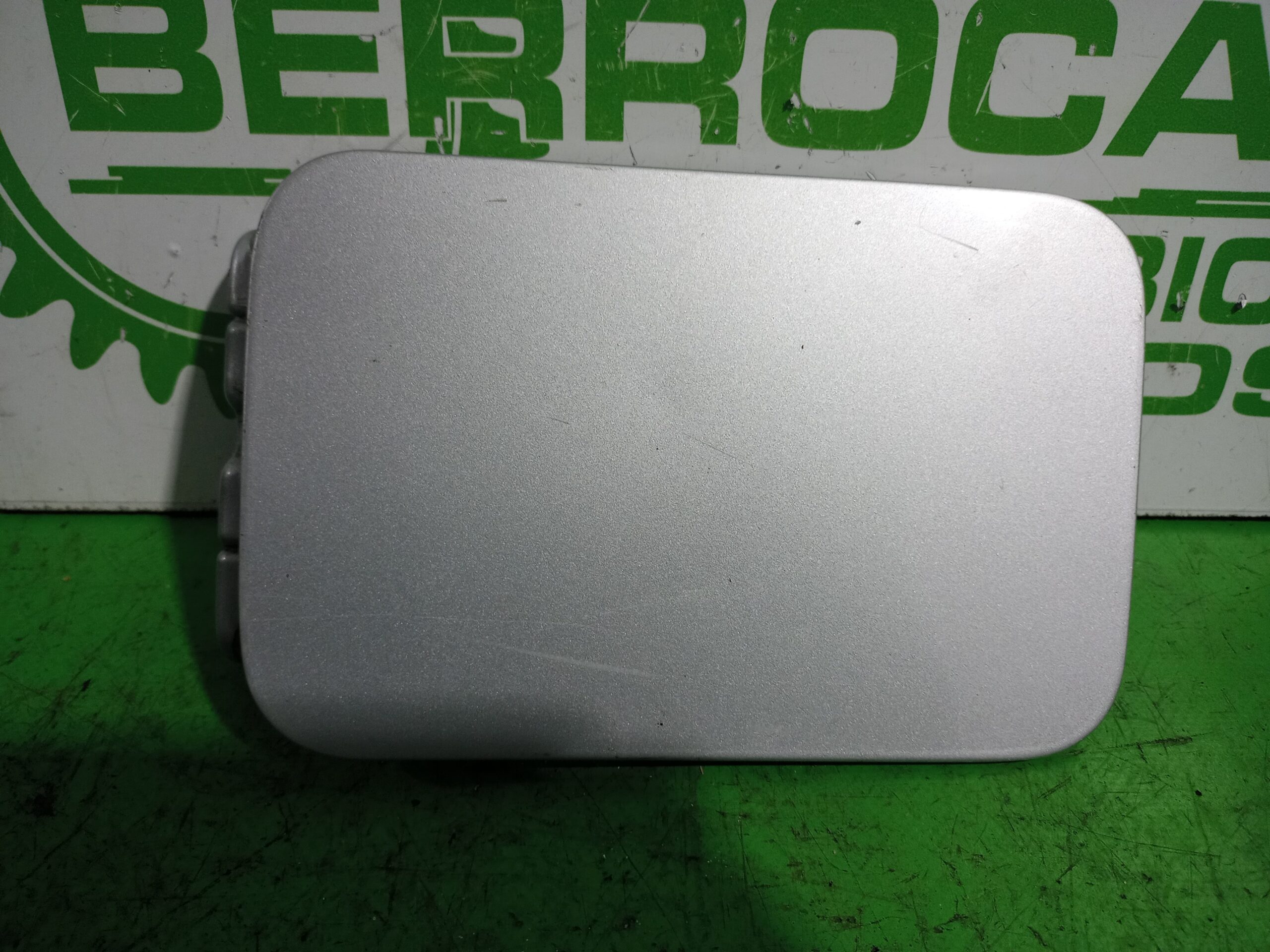 tapa_exterior_combustible_4670018_mazda_626_berlina_gf_2_0_16v_cat