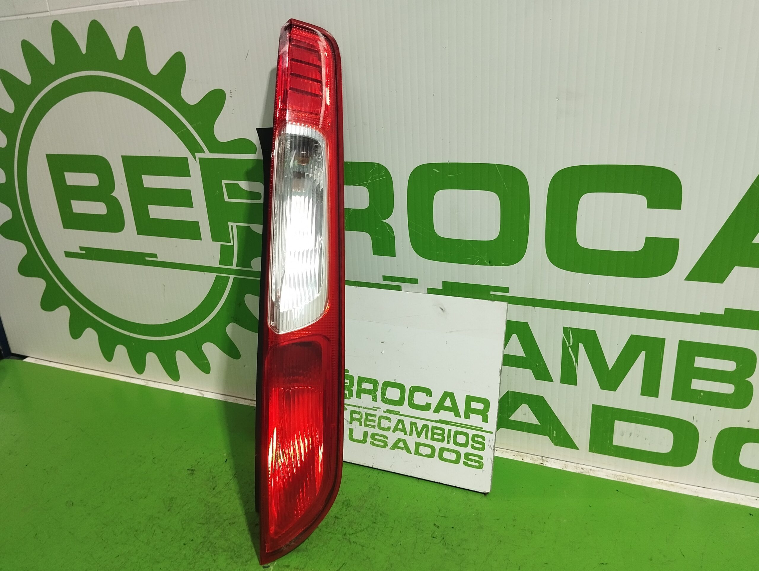 piloto_trasero_derecho_4m5113404a_ford_focus_berlina_cap_1_6_16v_cat