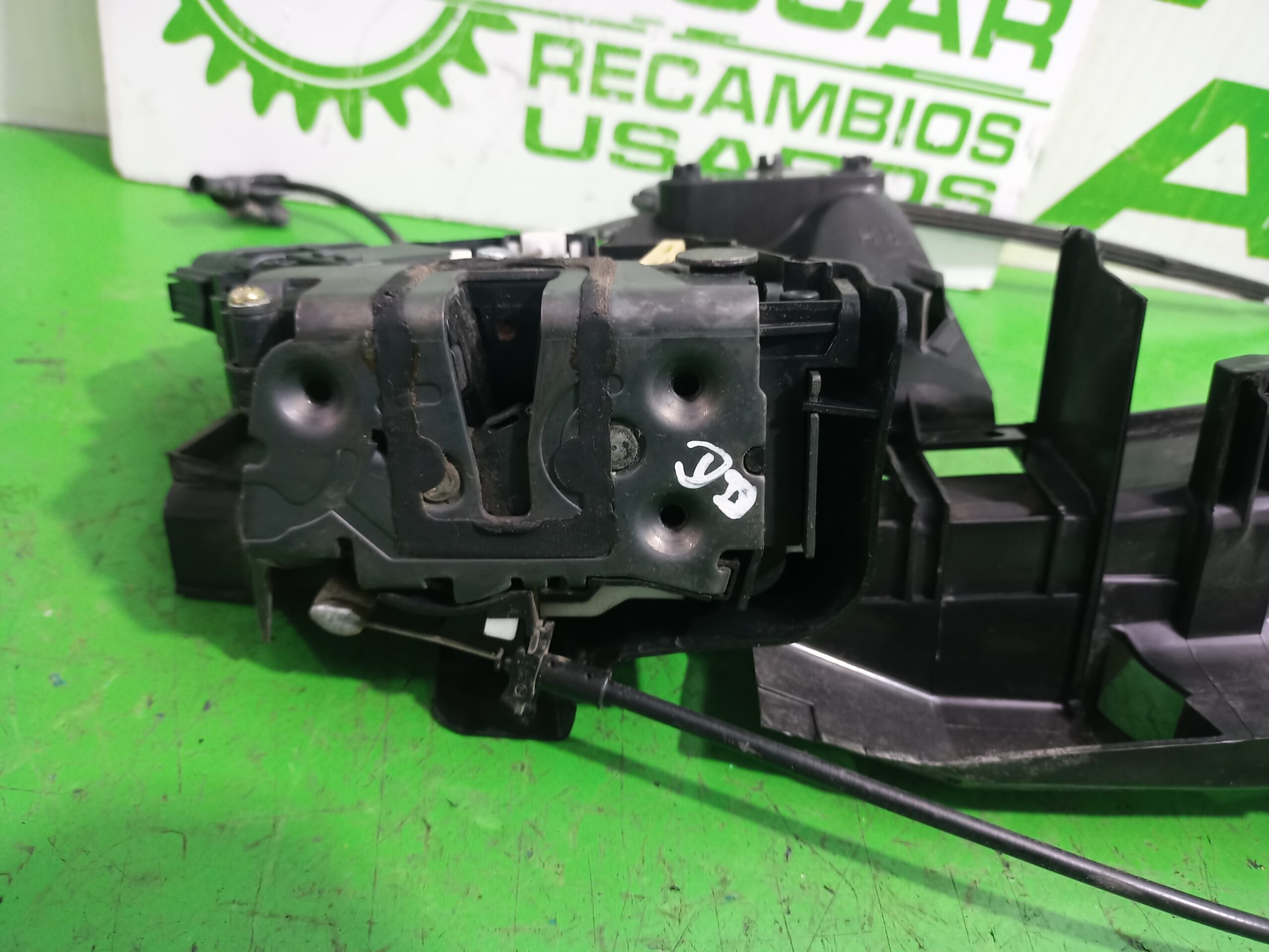 cerradura_puerta_delantera_derecha_24000010013_ford_focus_berlina_cap_1_6_16v_cat