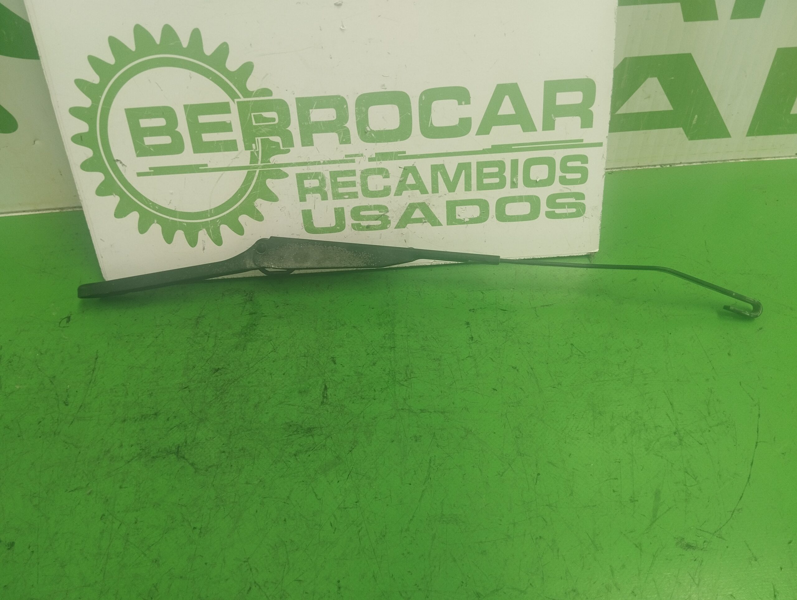 brazo_limpia_delantero_izquierdo_80007467_citr_n_berlingo_1_9_diesel