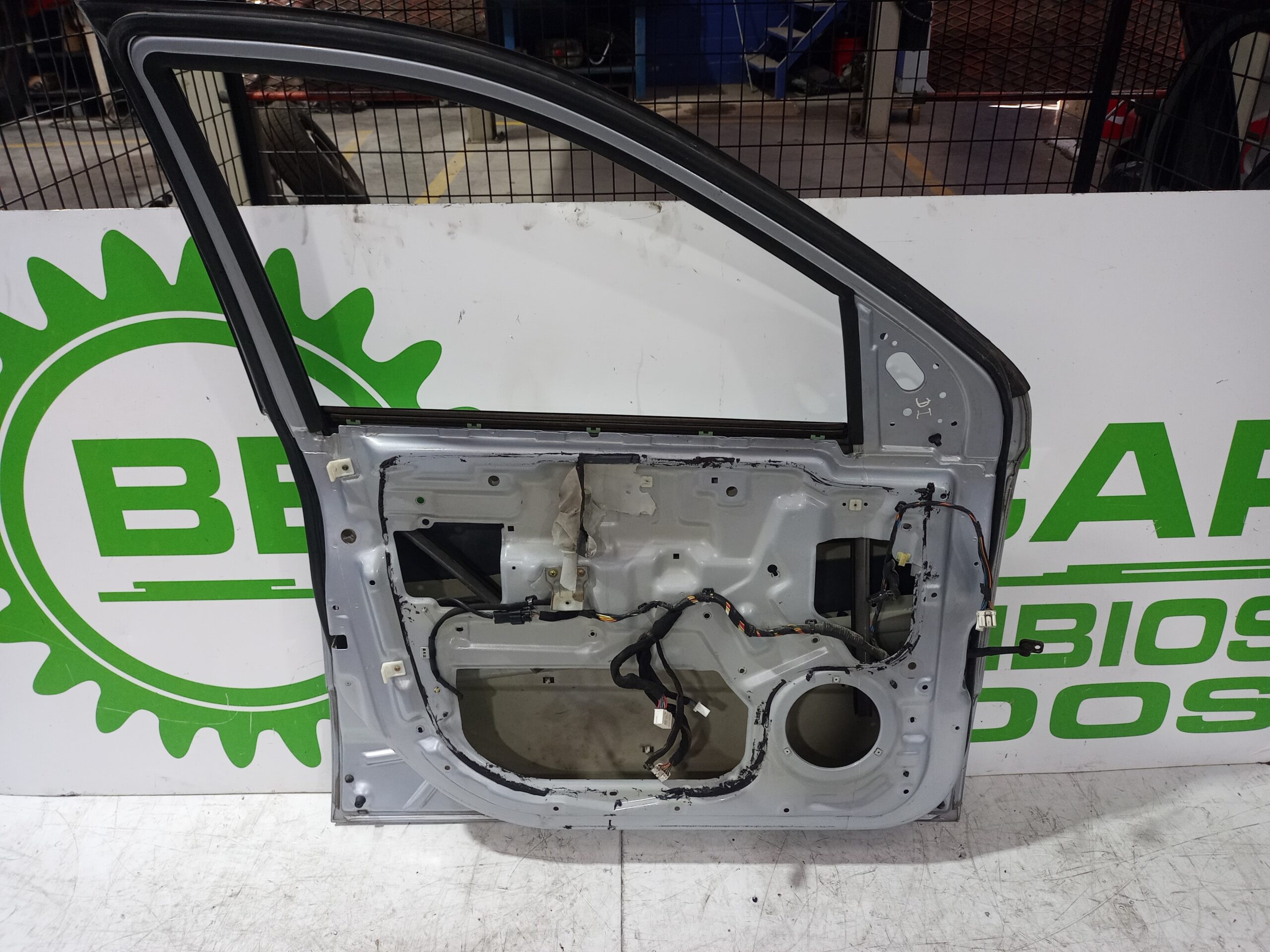 puerta_delantera_izquierda_760033e111_kia_sorento_2_5_crdi_cat