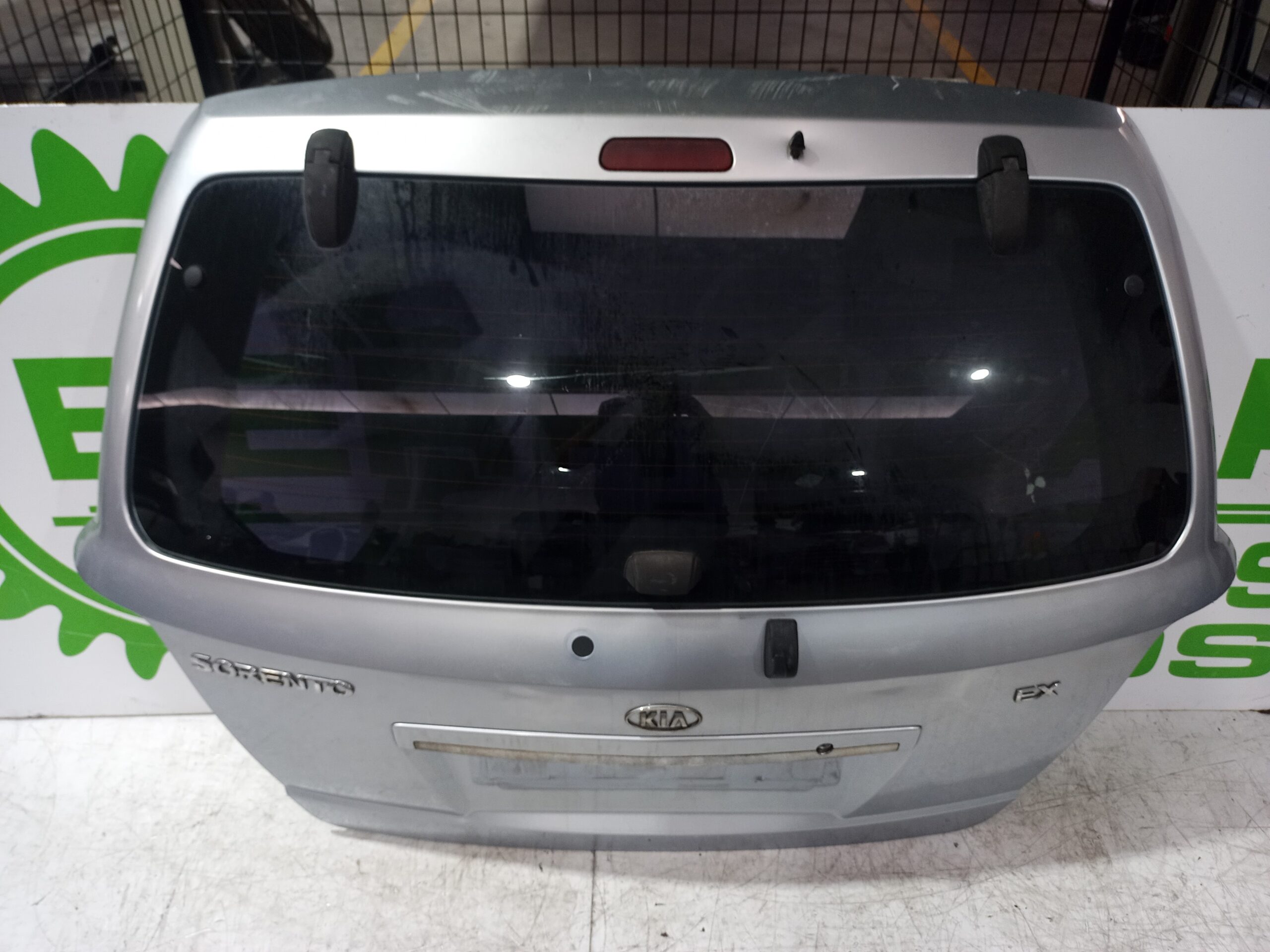 porton_trasero_737003e112_cristal_de_regalo_kia_sorento_2_5_crdi_cat