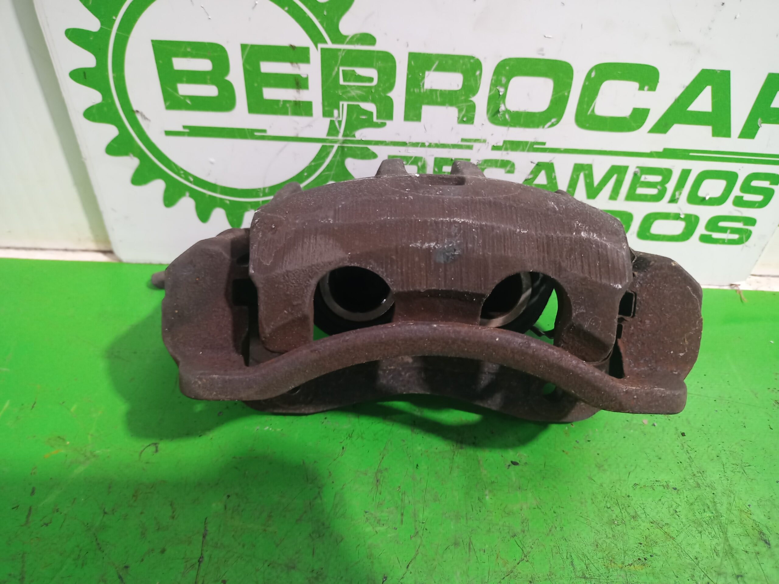 pinza_de_freno_delantera_derecha_581303e100_kia_sorento_2_5_crdi_cat