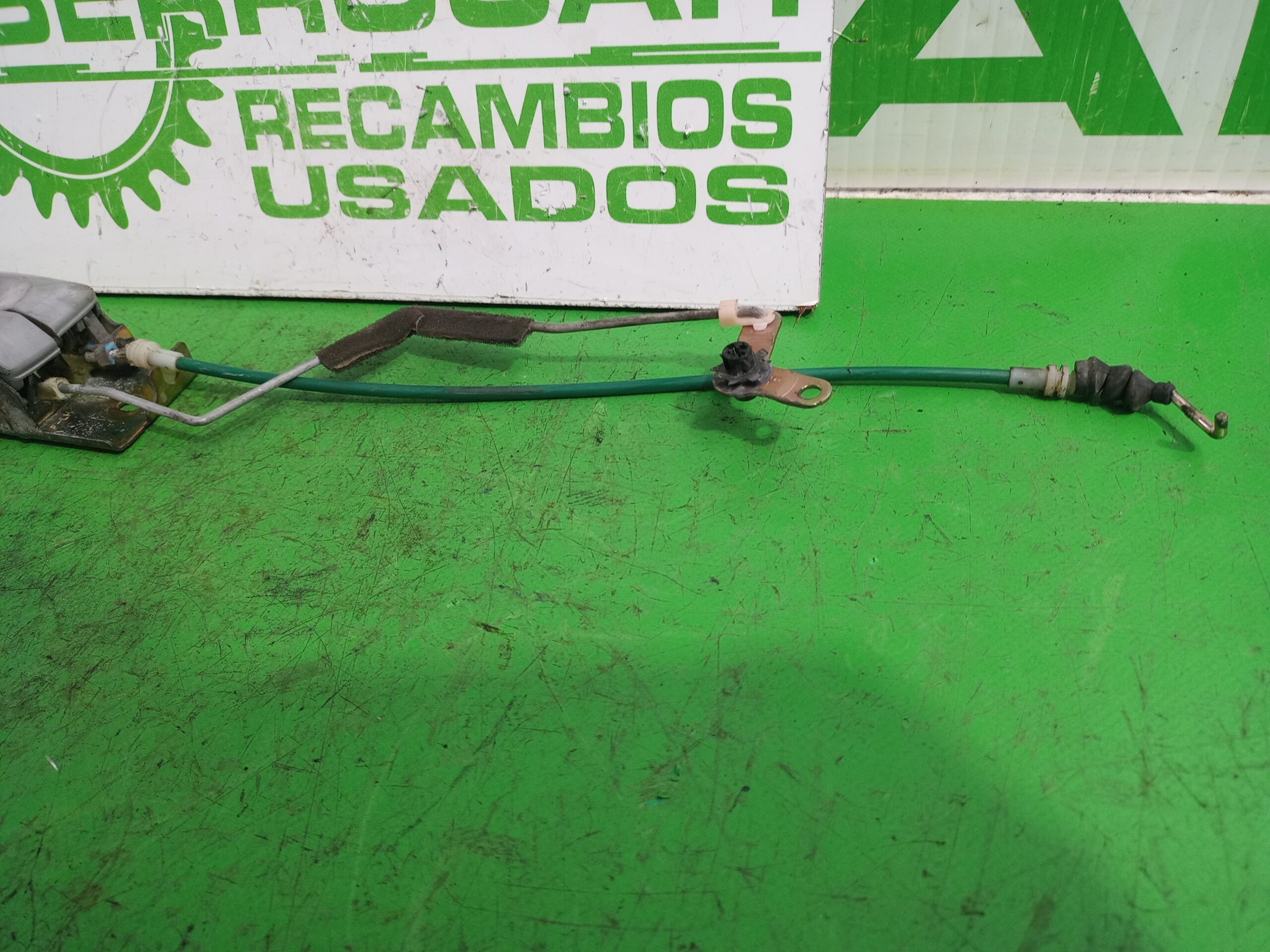 maneta_interior_delantera_izquierda_826213e000_kia_sorento_2_5_crdi_cat