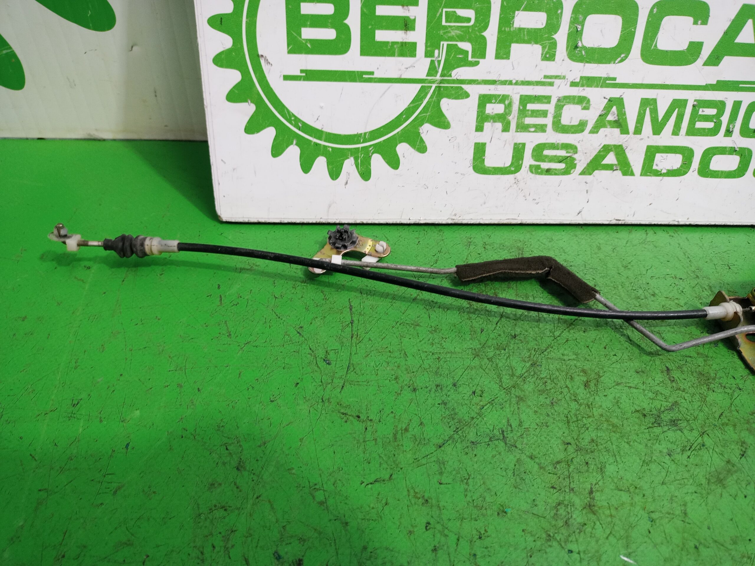 maneta_interior_delantera_derecha_826232p000_kia_sorento_2_5_crdi_cat