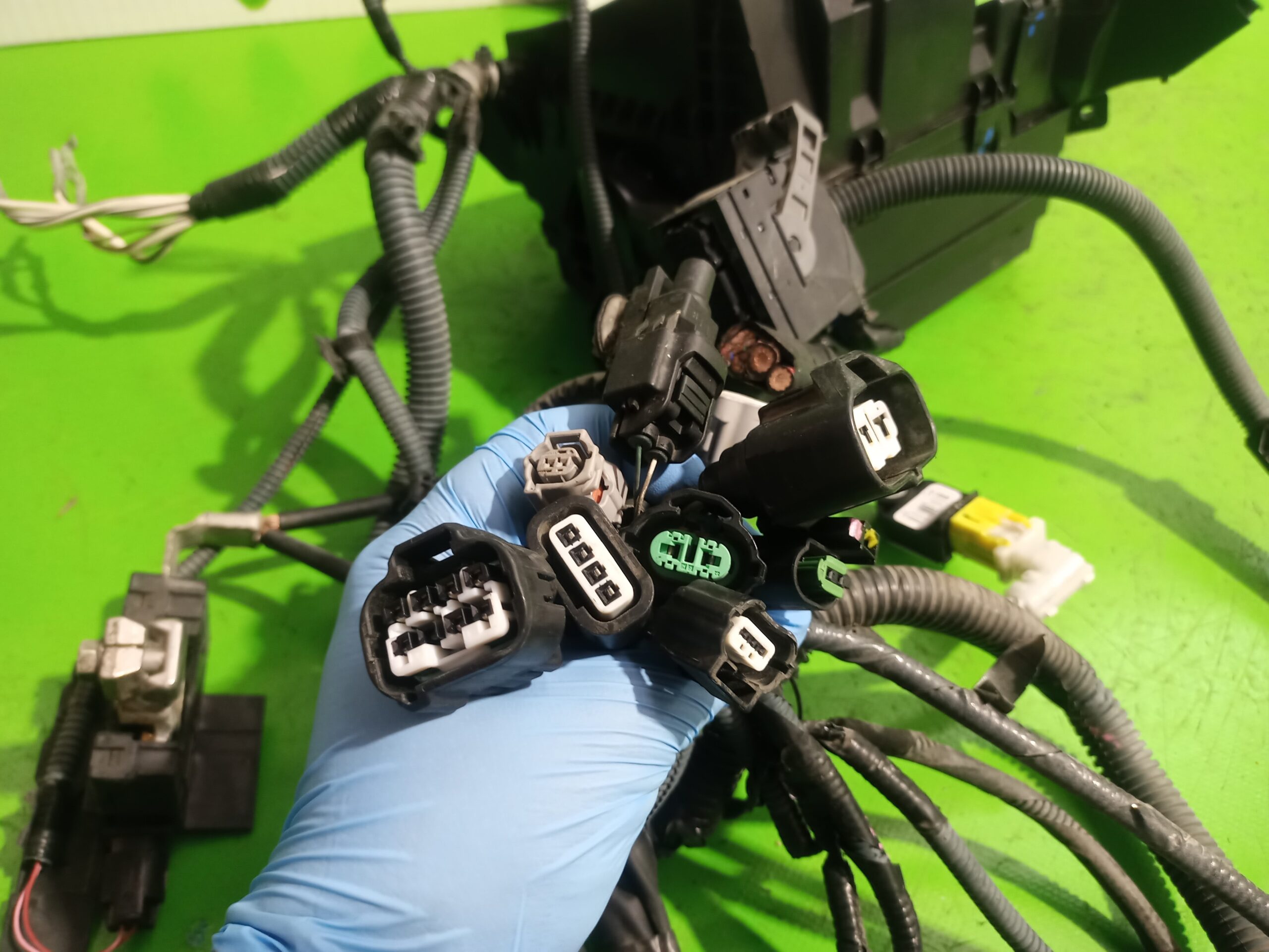 caja_reles_fusibles_8274102080_toyota_auris_touring_sports_e18_active