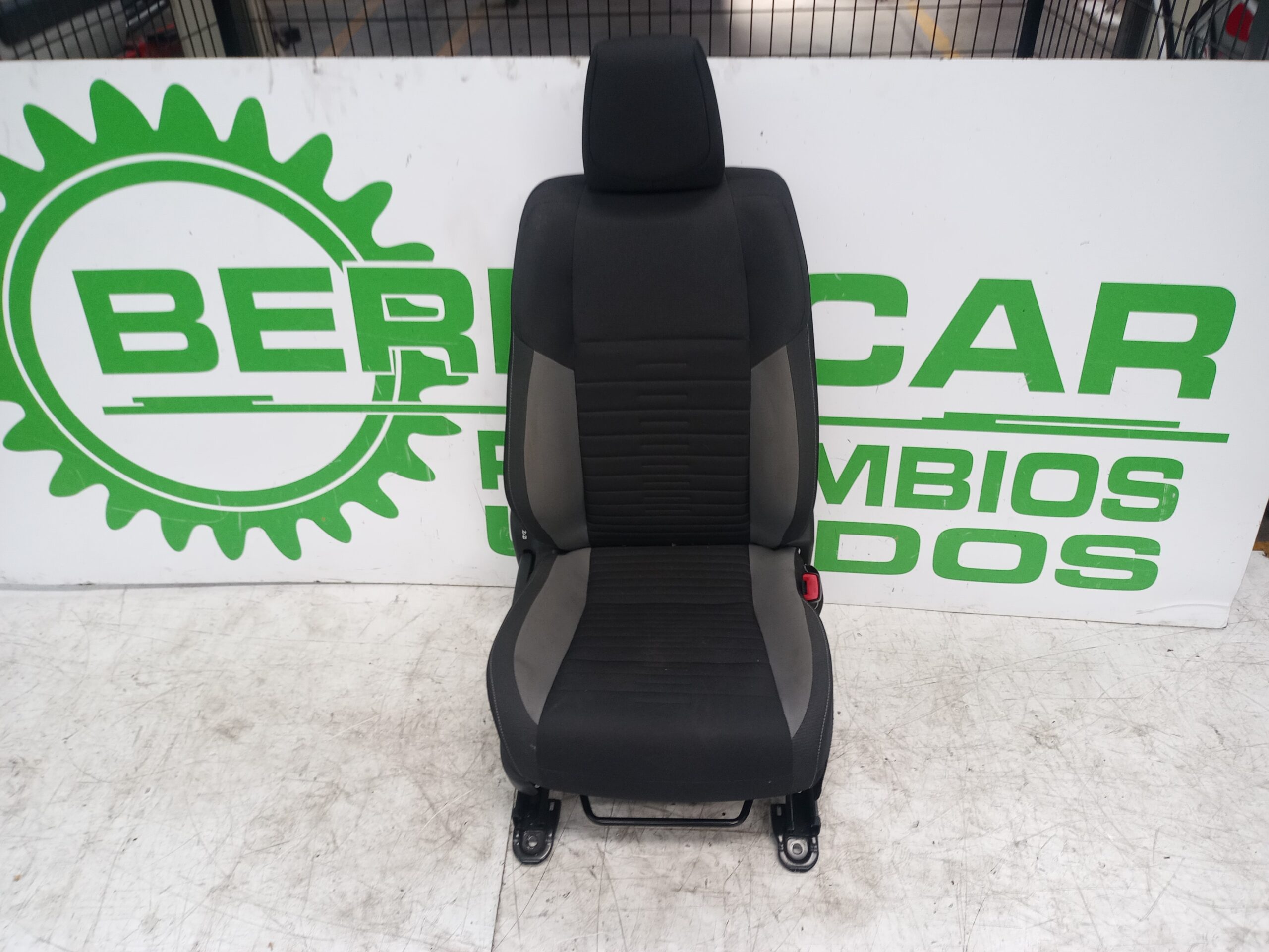asiento_delantero_derecho_7201002470_toyota_auris_touring_sports_e18_active