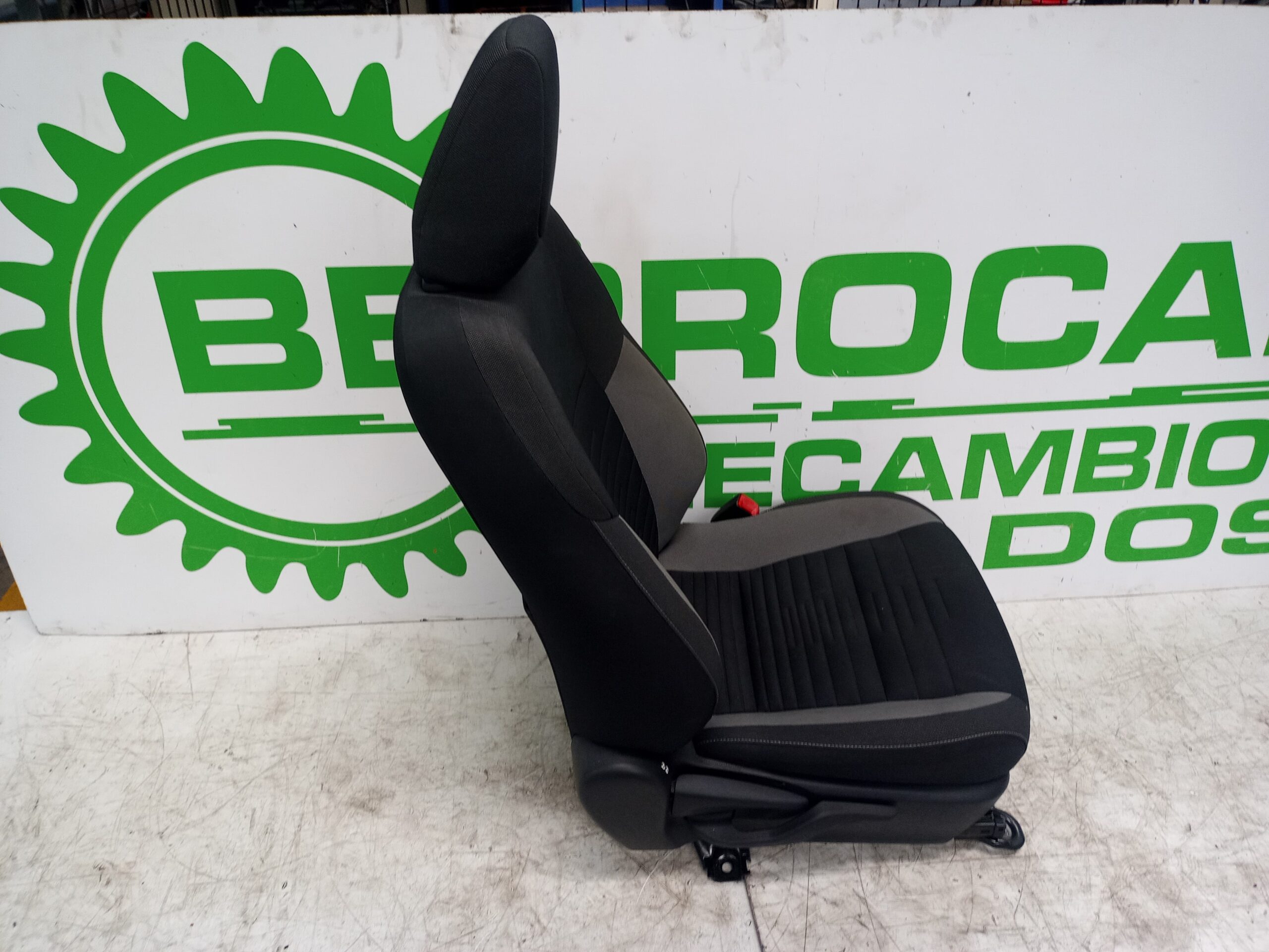 asiento_delantero_derecho_7201002470_toyota_auris_touring_sports_e18_active