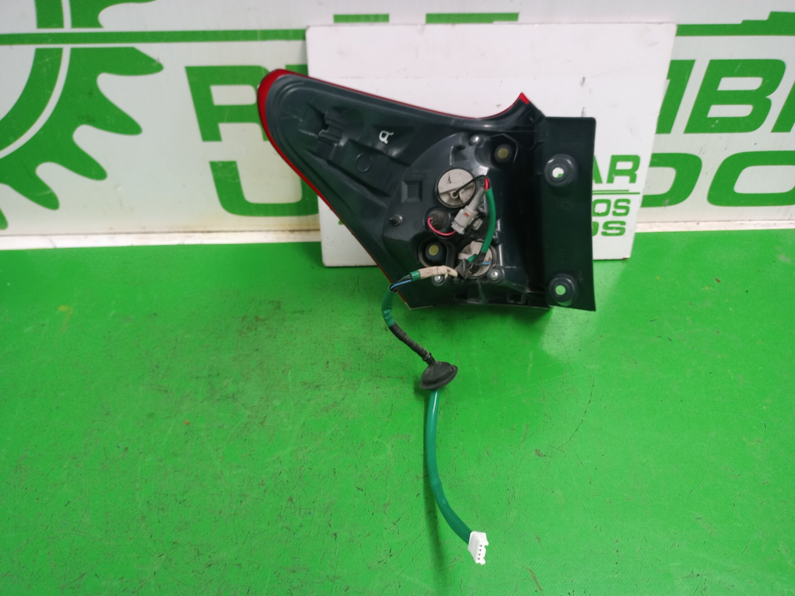 piloto_trasero_derecho_e418671_8155102a61_toyota_auris_touring_sports_e18_active