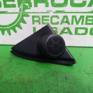 altavoz_8616002a40_toyota_auris_touring_sports_e18_active