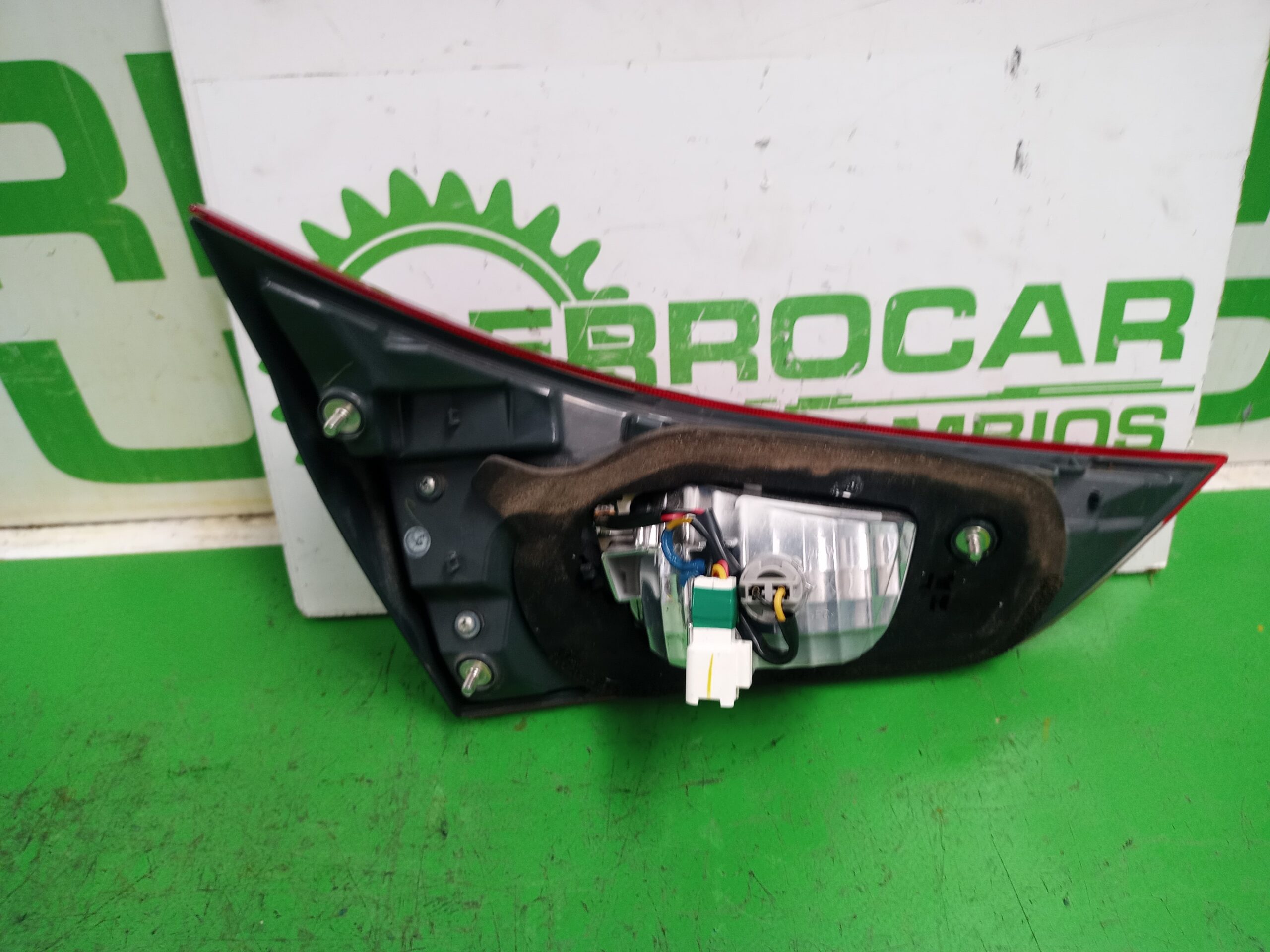 piloto_trasero_derecho_interior_e418671_8158102830_toyota_auris_touring_sports_e18_active