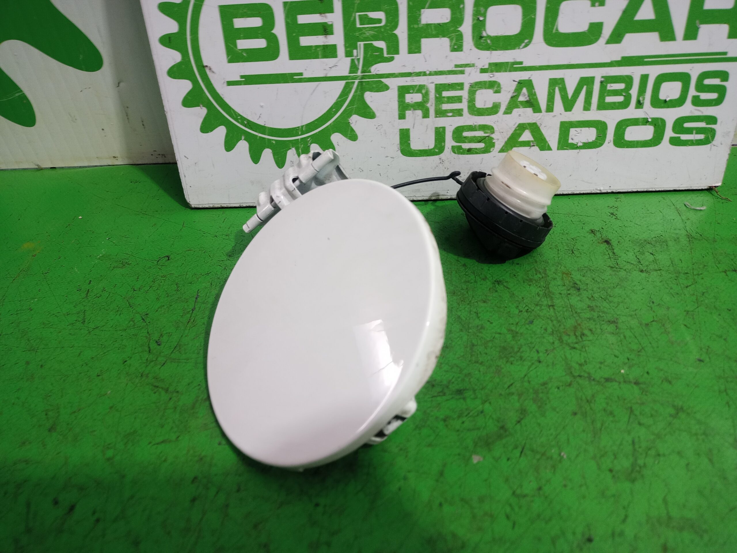 tapa_exterior_combustible_7735012550_toyota_auris_touring_sports_e18_active