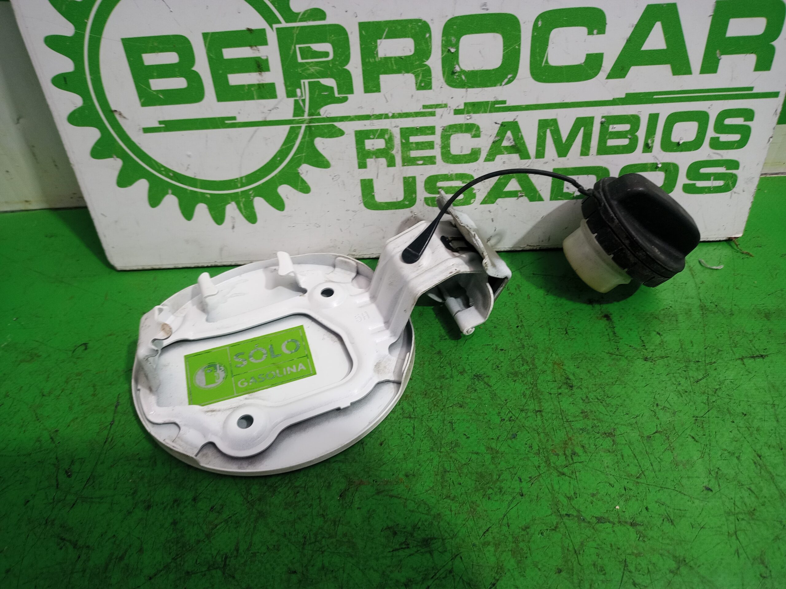 tapa_exterior_combustible_7735012550_toyota_auris_touring_sports_e18_active