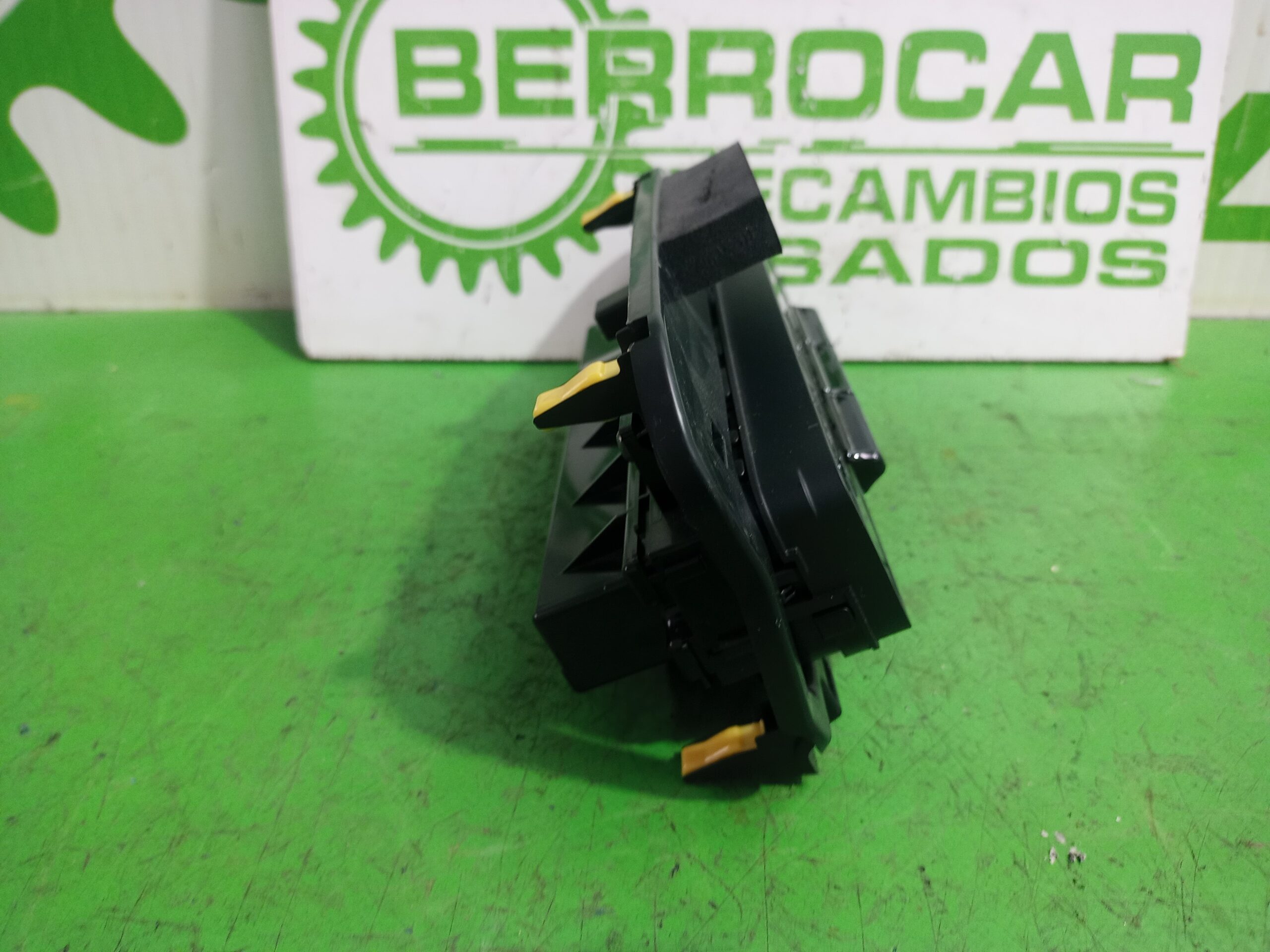 mando_climatizador_75h695_5590002820_toyota_auris_touring_sports_e18_active