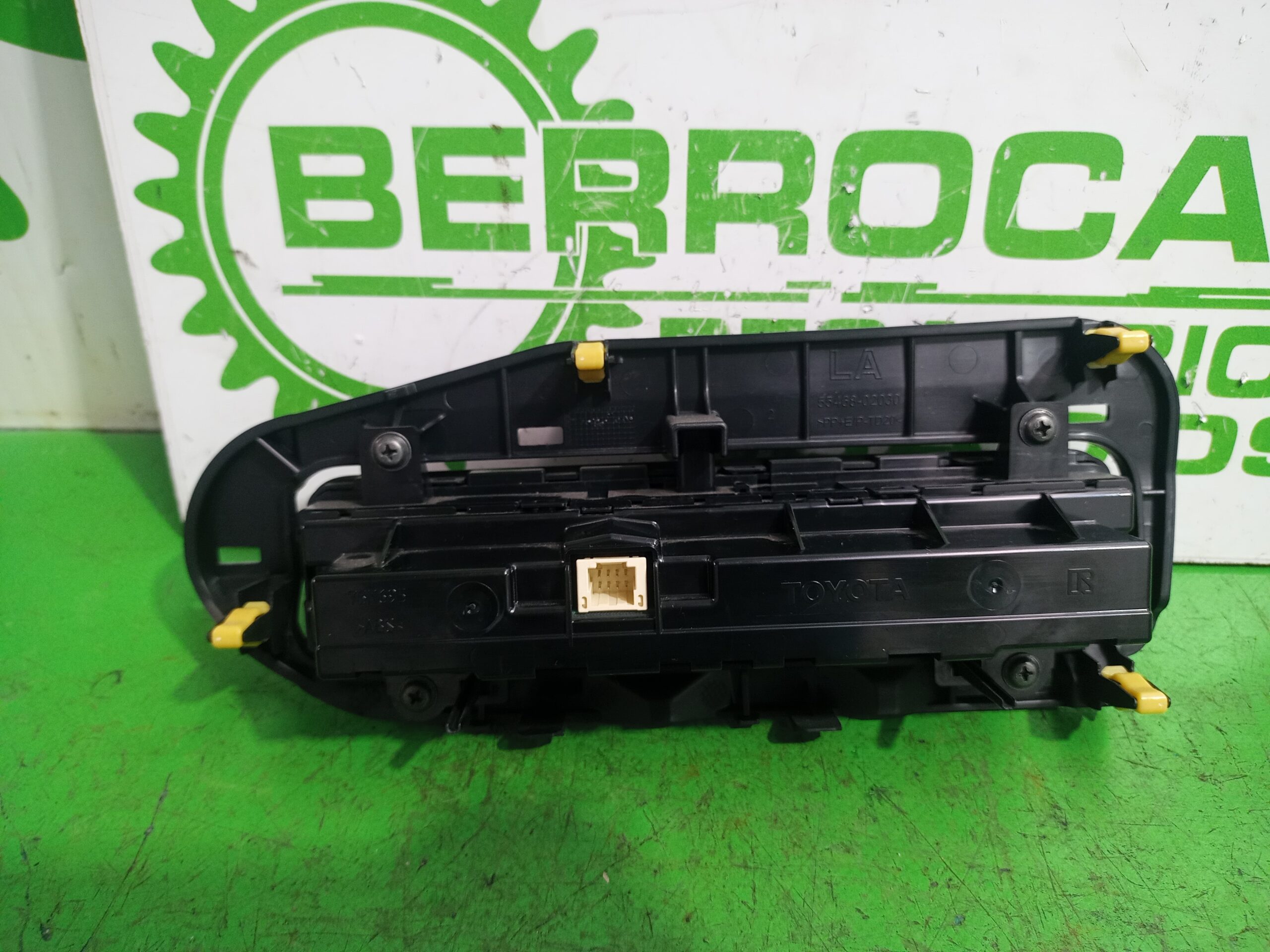 mando_climatizador_75h695_5590002820_toyota_auris_touring_sports_e18_active