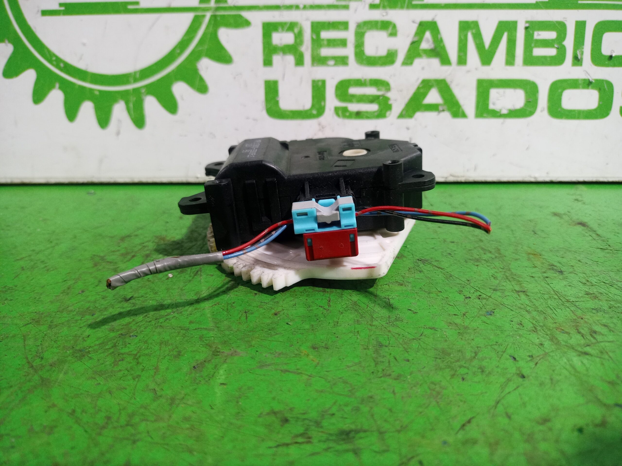 motor_apertura_trampillas_mf1138002800pls_toyota_auris_touring_sports_e18_active