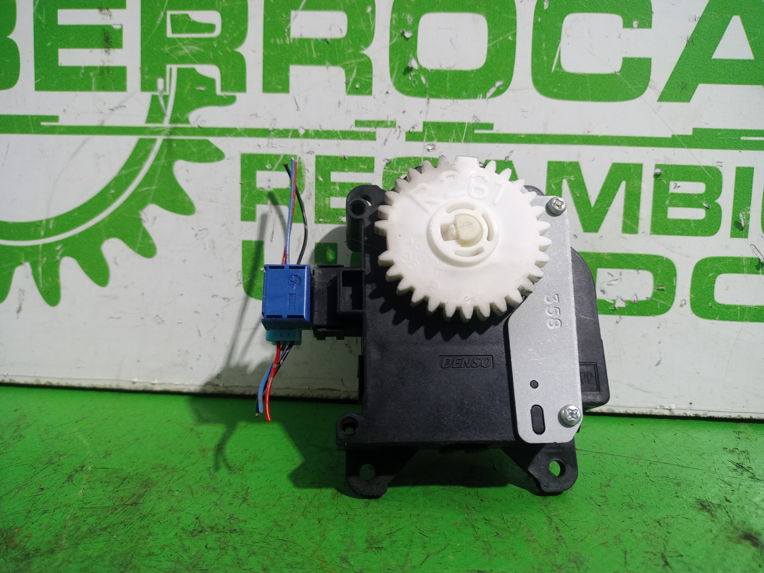 motor_apertura_trampillas_mf1138002800pls_toyota_auris_touring_sports_e18_active