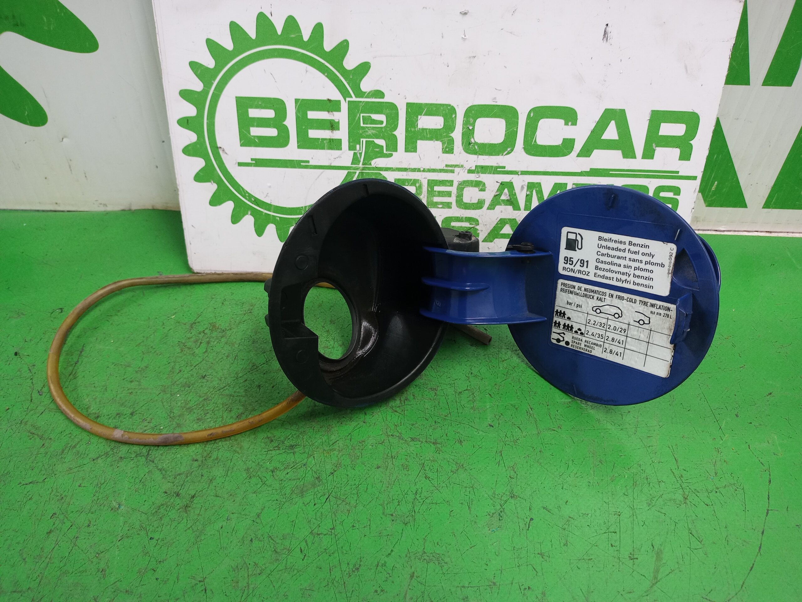 tapa_exterior_combustible_6l6809905g_seat_ibiza_6l1_1_4_16v