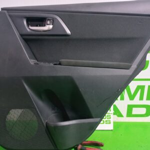 guarnecido_puerta_trasera_derecha_6777502380_toyota_auris_touring_sports_e18_active