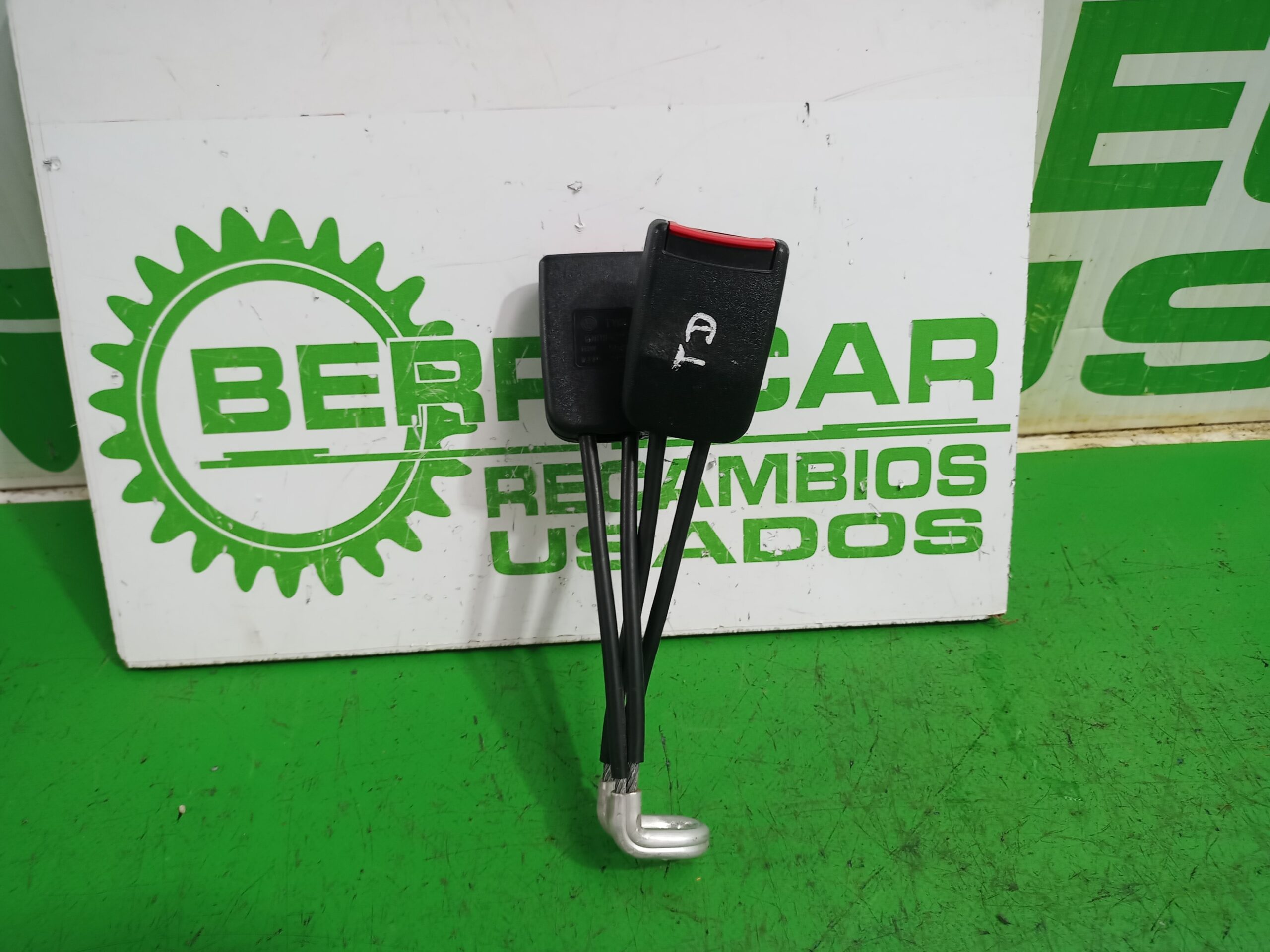 enganche_cinturon_trasero_derecho_6n0857739_seat_ibiza_6k1_select