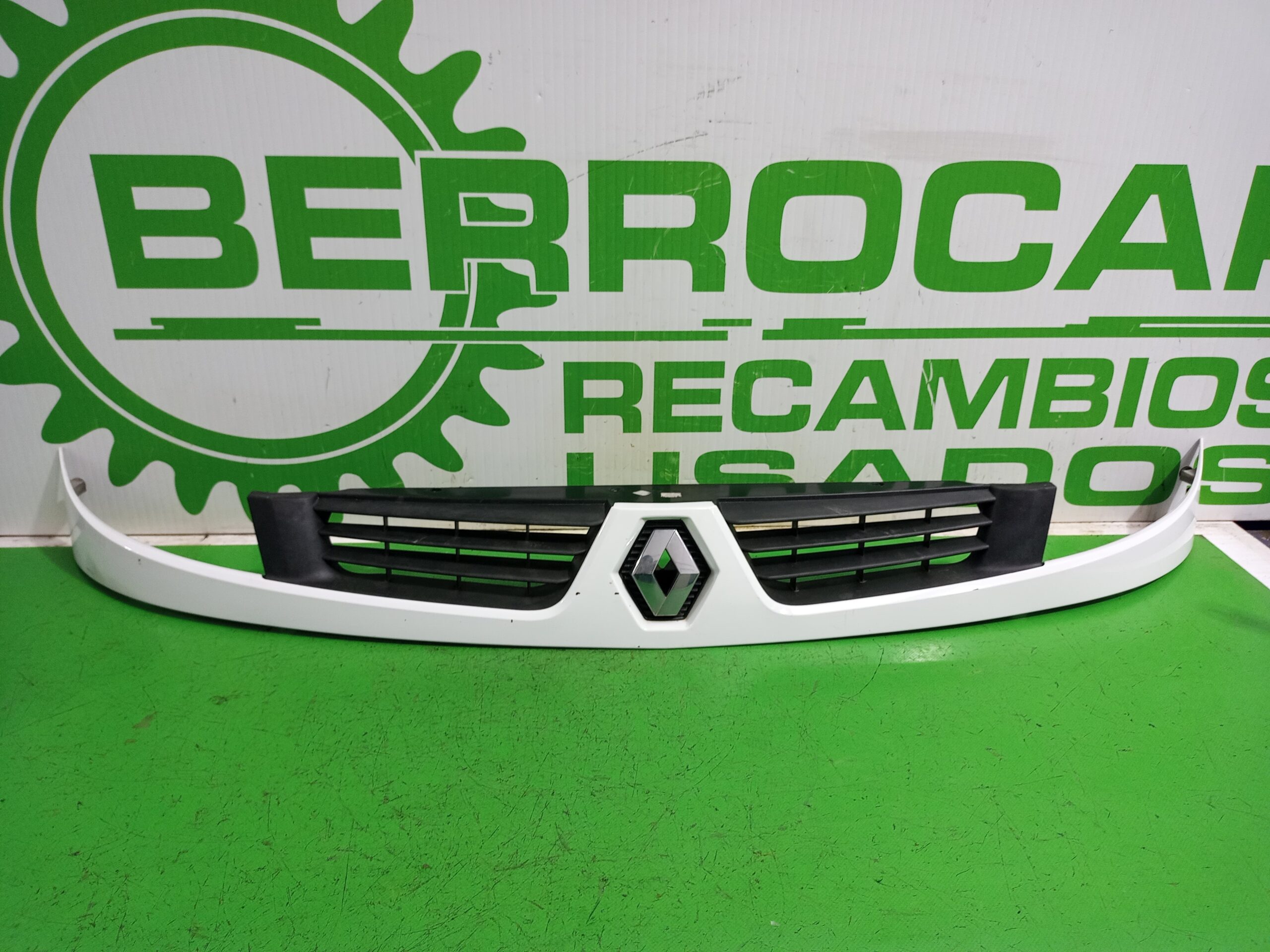 rejilla_delantera_8200331208_renault_kangoo_f_kc0_au_entique