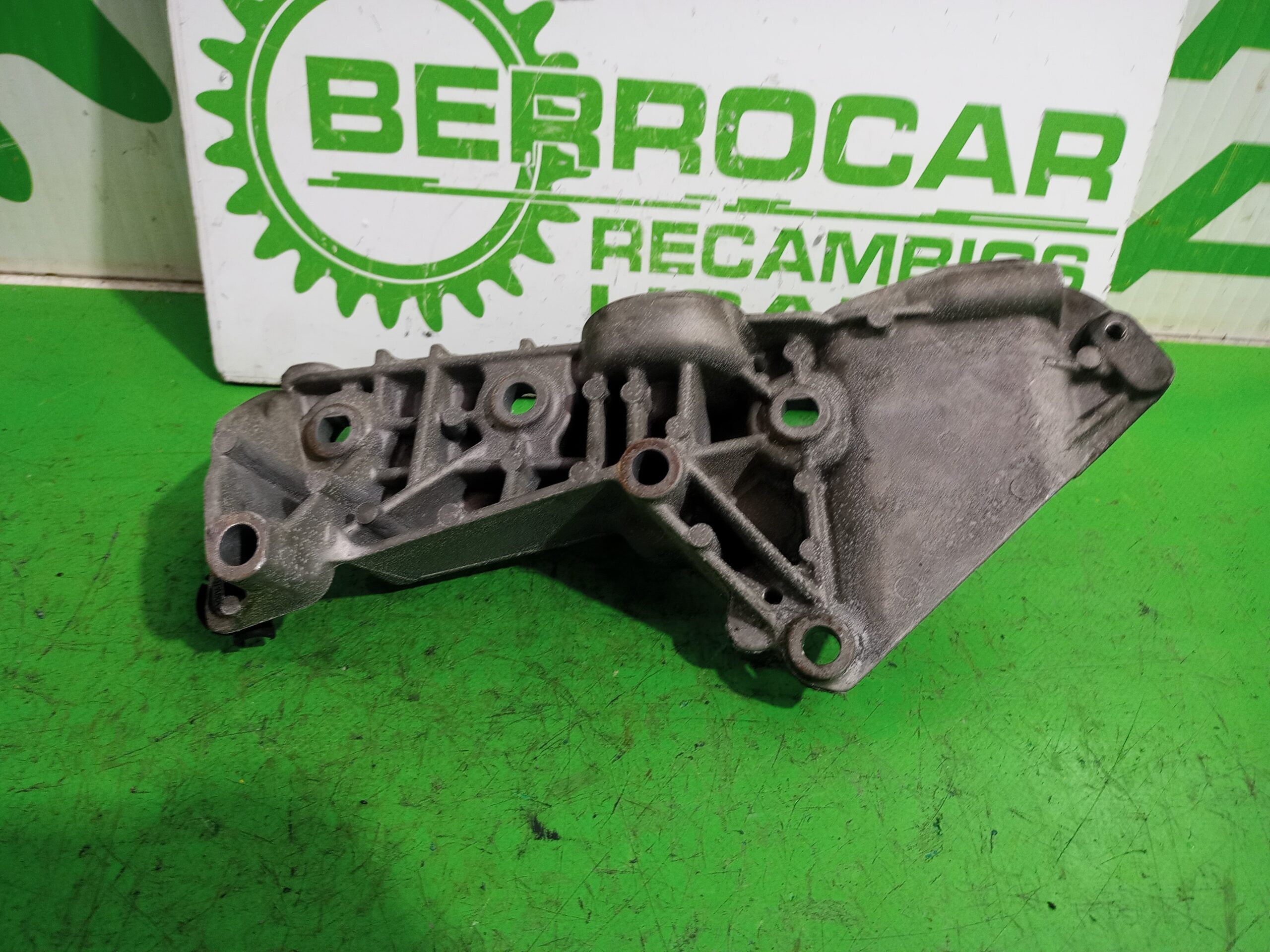 soporte_alternador_8200425034_renault_kangoo_f_kc0_au_entique