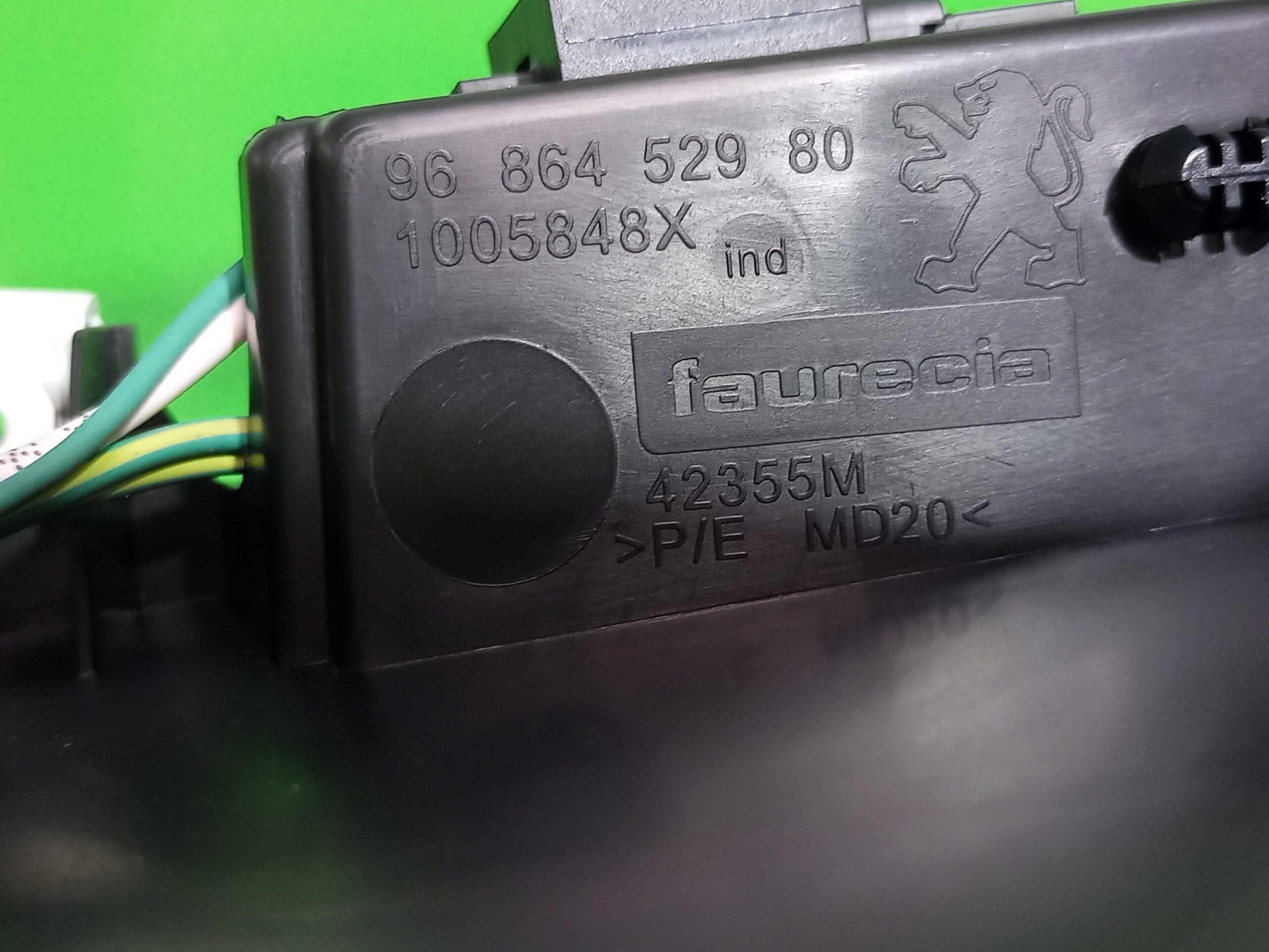 consola_central_9686452980_peugeot_508_active