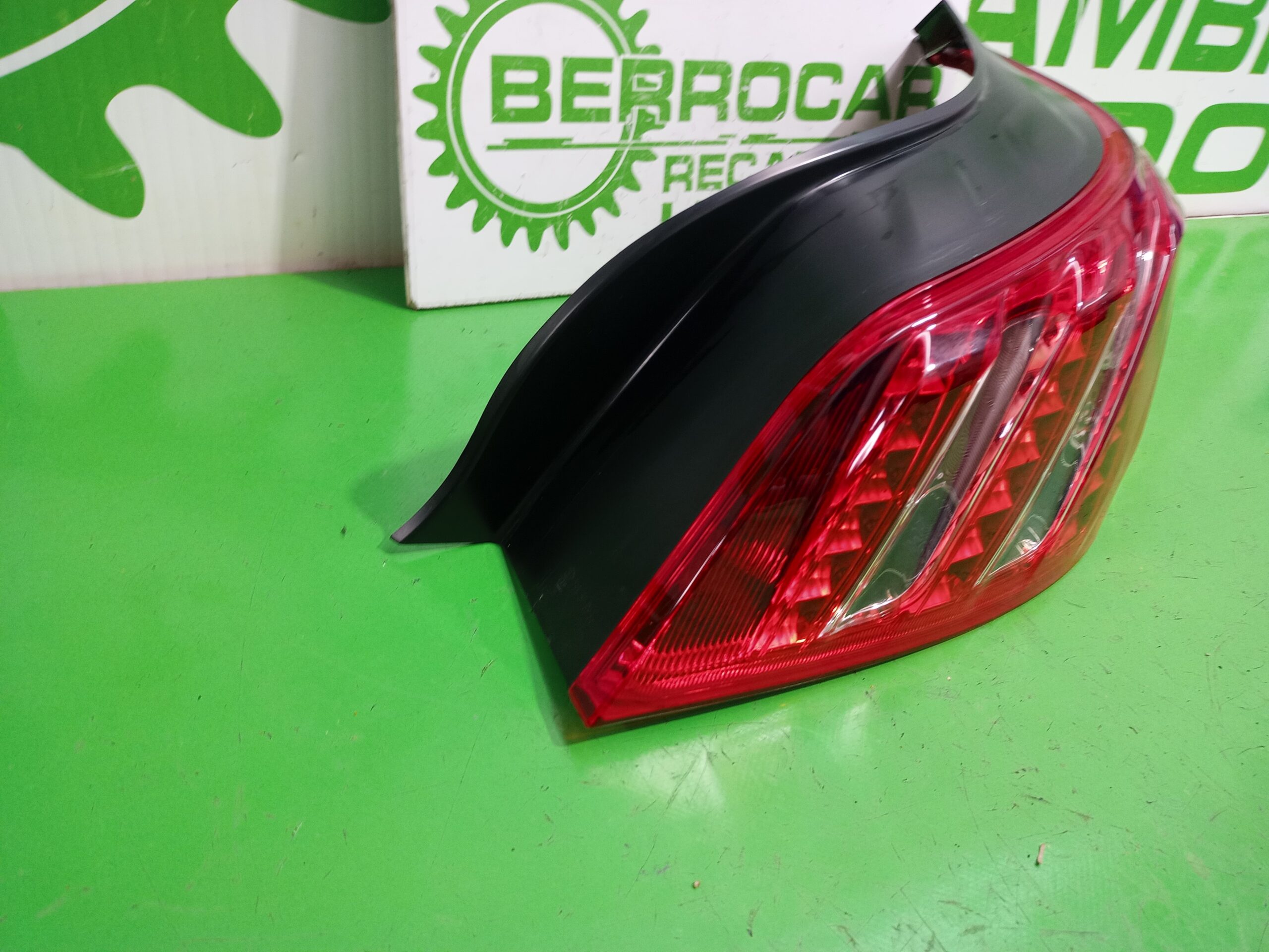 piloto_trasero_derecho_9686293680a_peugeot_508_active